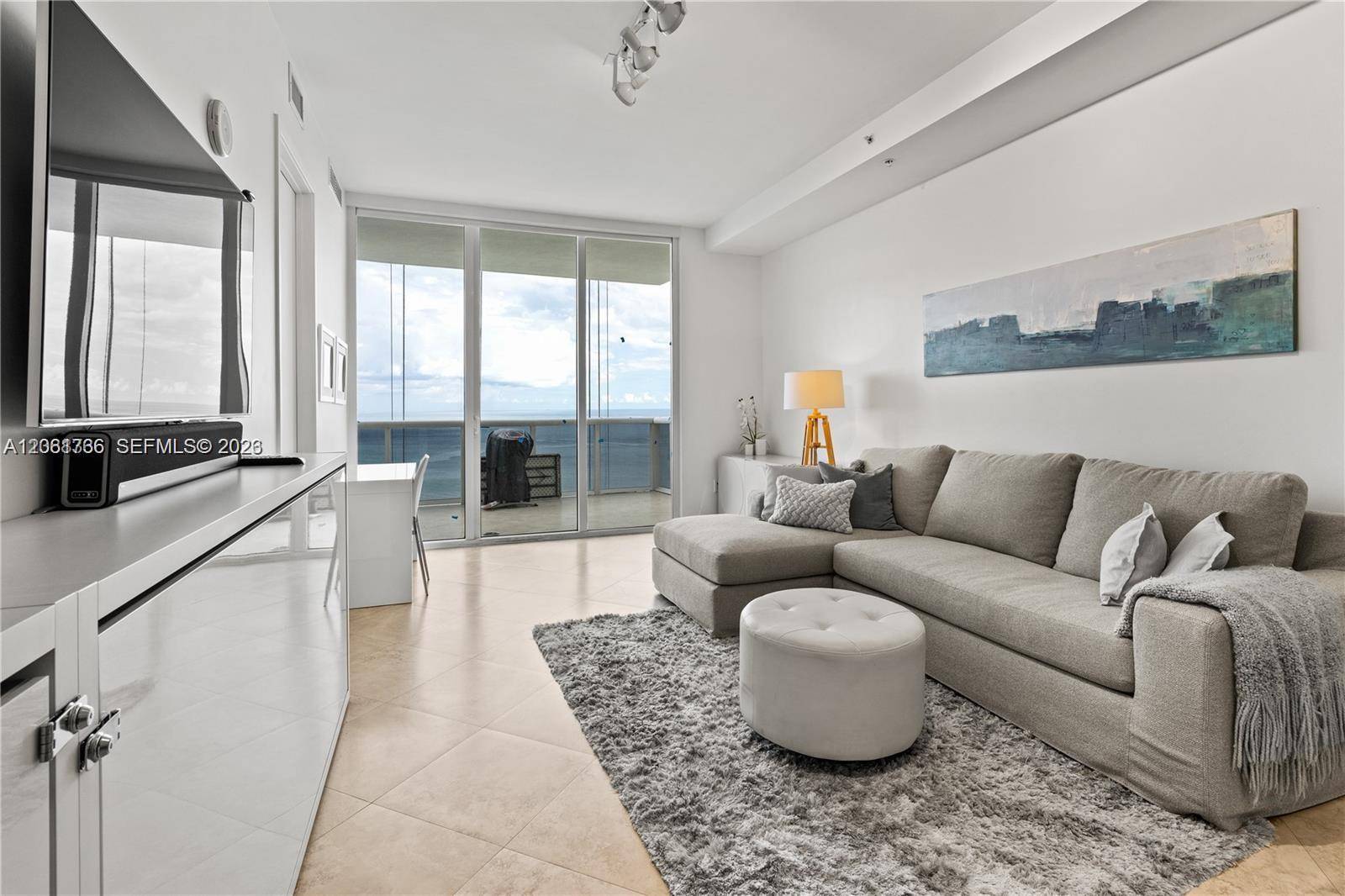18201 Collins AveSunny Isles Beach - TRUMP ROYALE CONDO,TRUMP ROYALE condo unit 3702 - picture