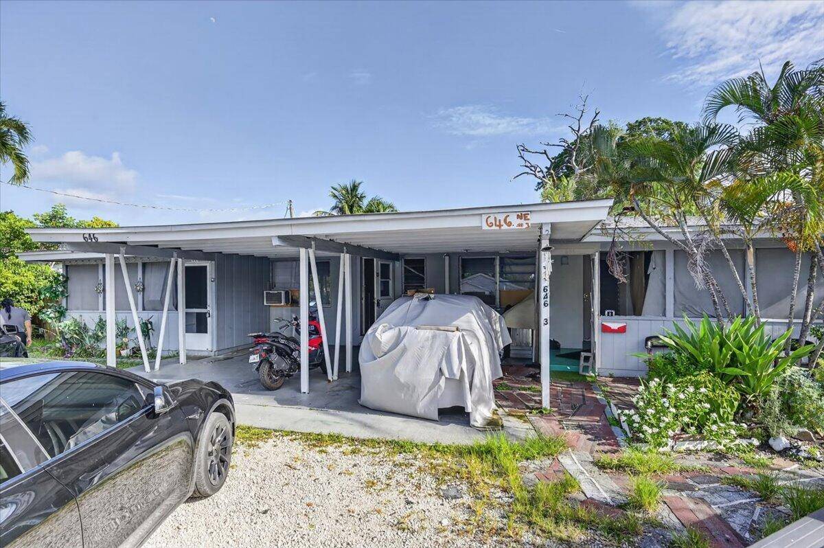646 NE 38thOakland Park - picture