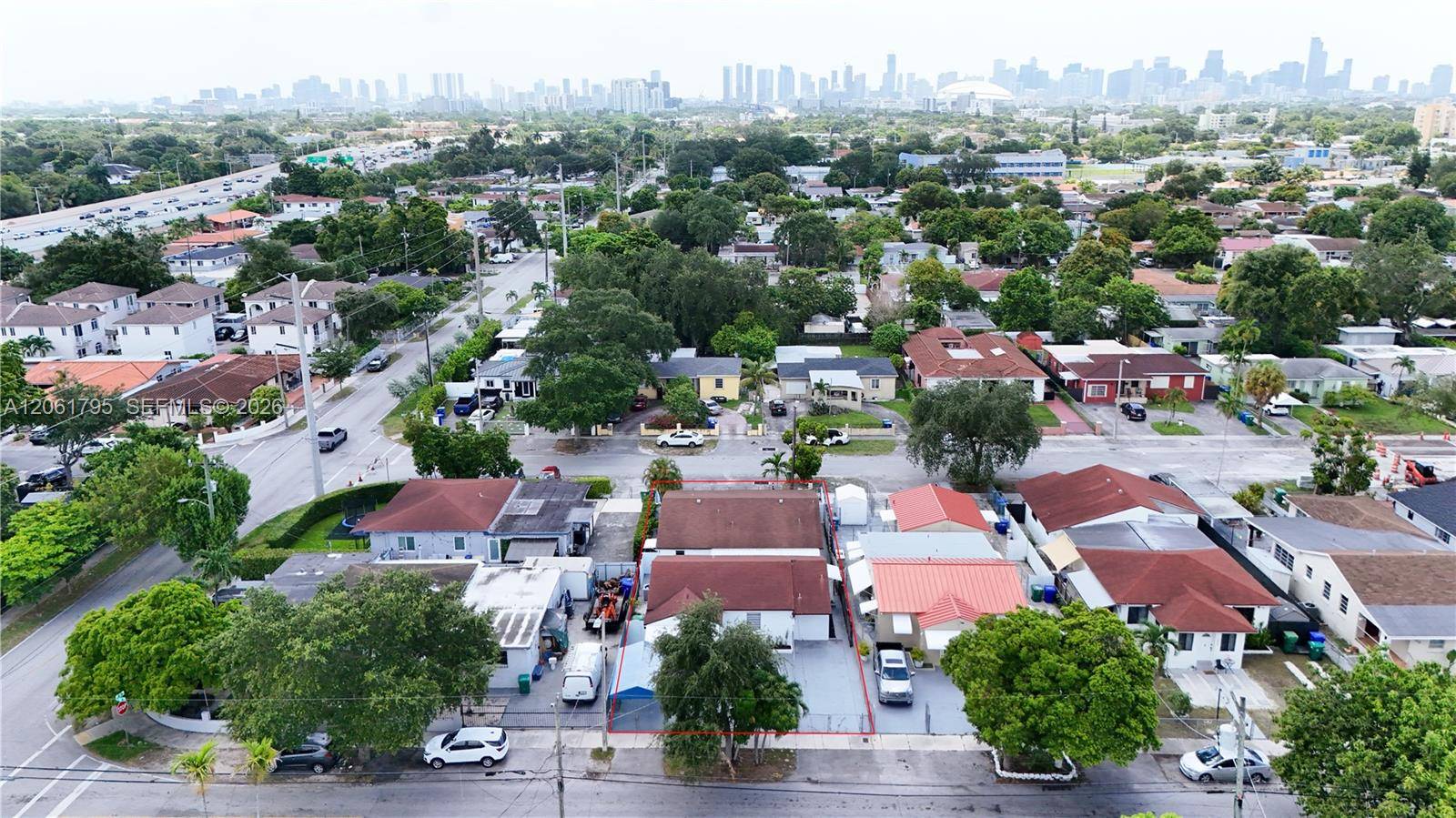 1055 NW 32nd CtMiami - picture