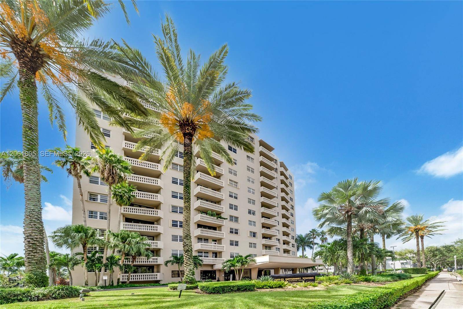 90 Edgewater DrCoral Gables - GABLES WATERWAY TOWERS CO condo unit 501 - picture