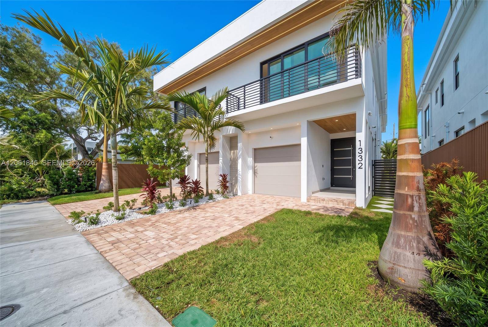 1320 NE 16th TerFort Lauderdale - picture