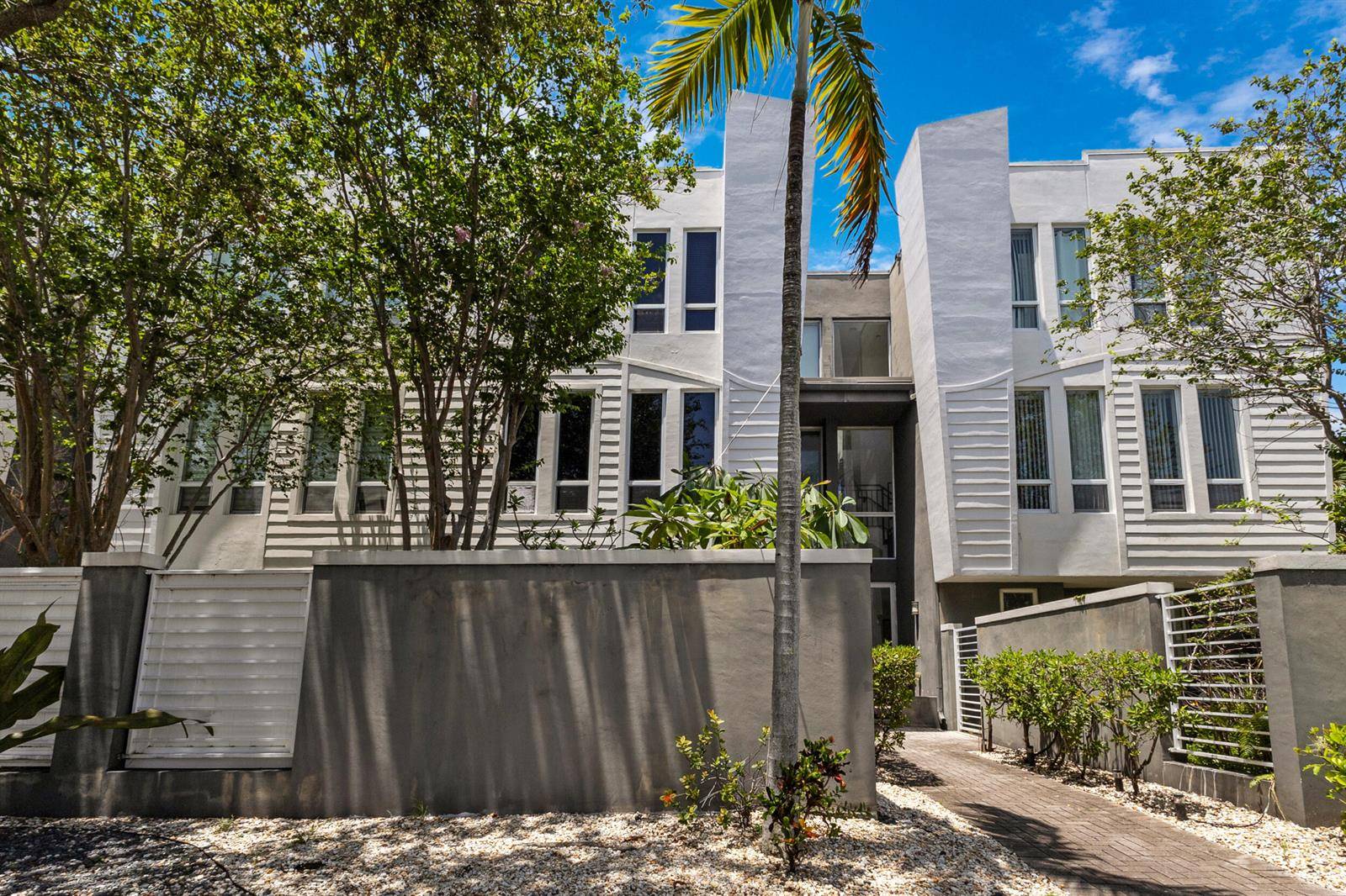 711 SE 16thFort Lauderdale - picture