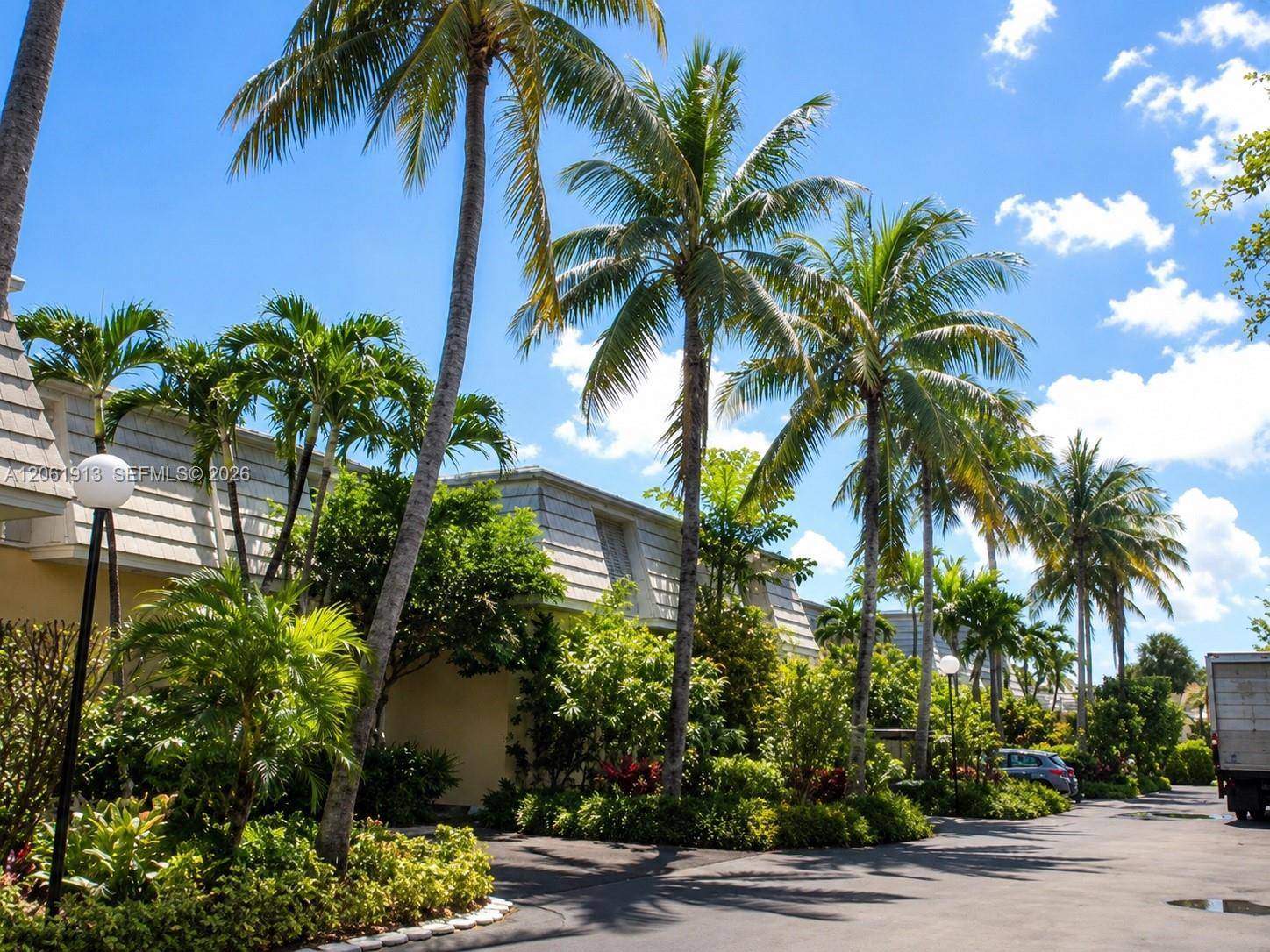 224 Sea View DrKey Biscayne - CAPE FLORIDA CLUB CONDO condo unit 104 - picture