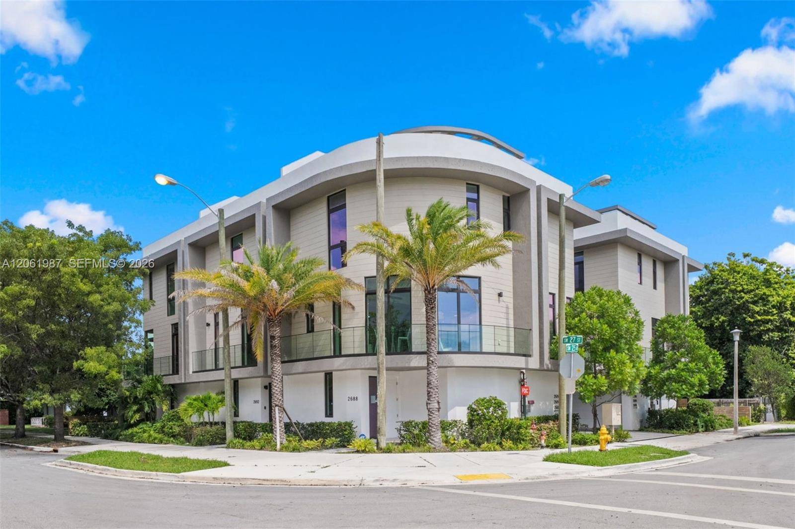 2688 SW 25th AveMiami - picture