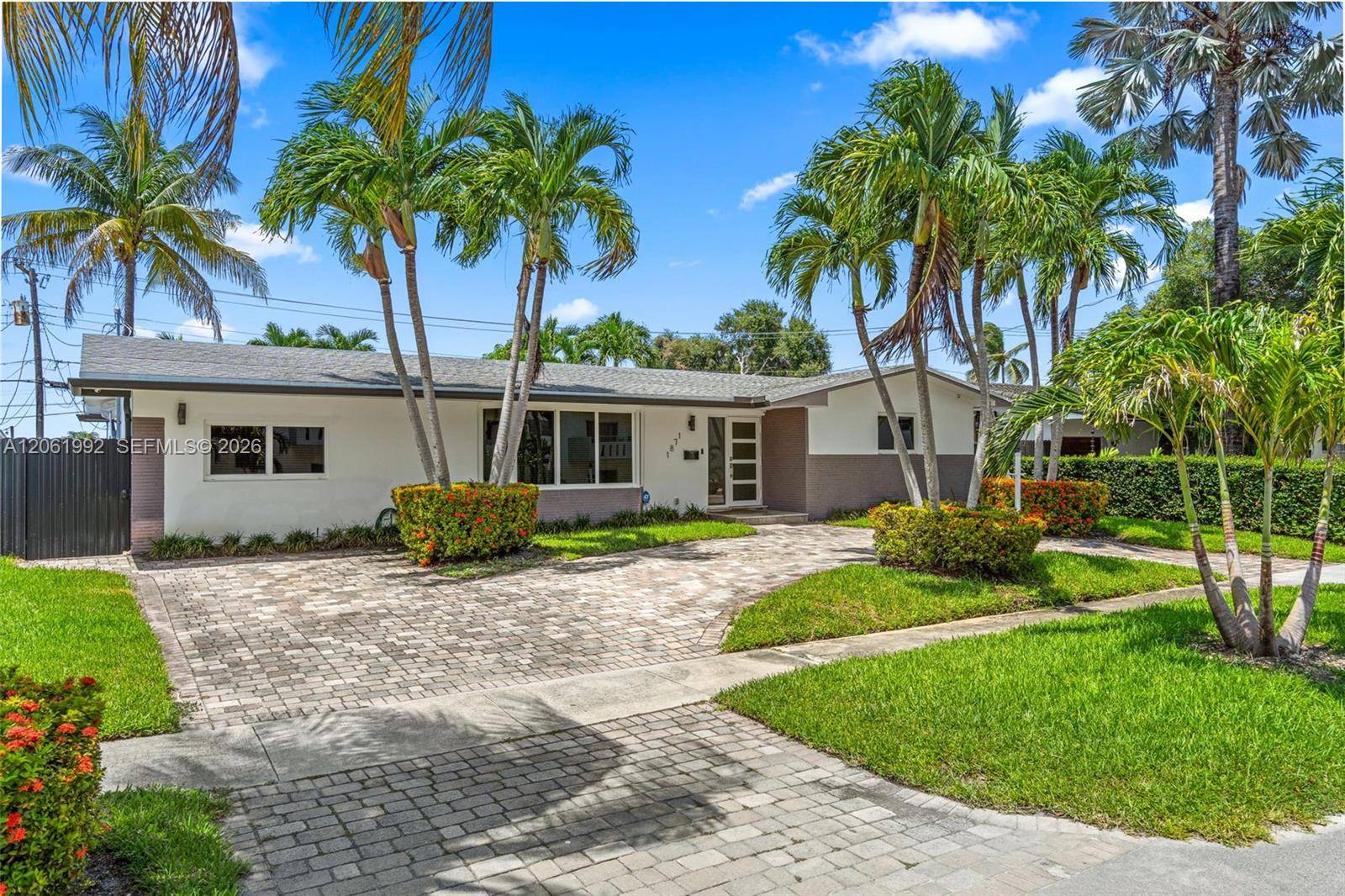 1871 NE 186th StNorth Miami Beach - picture