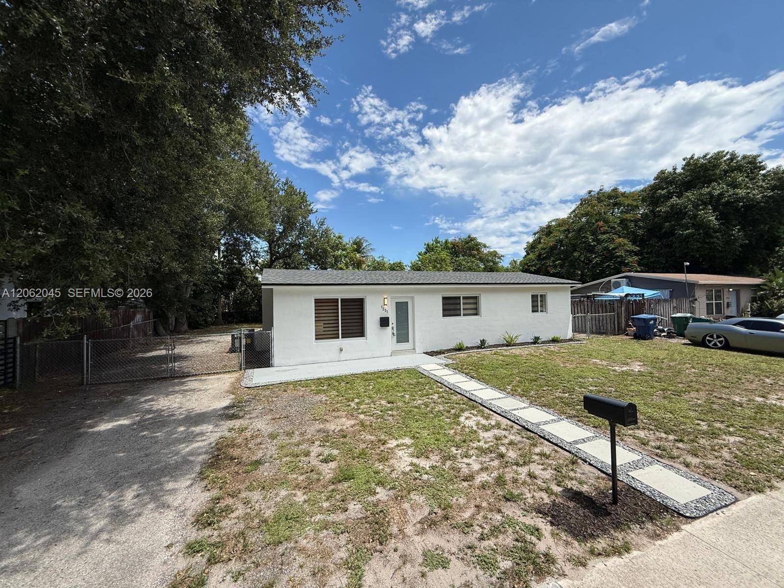 1251 NE 208th TerMiami - picture