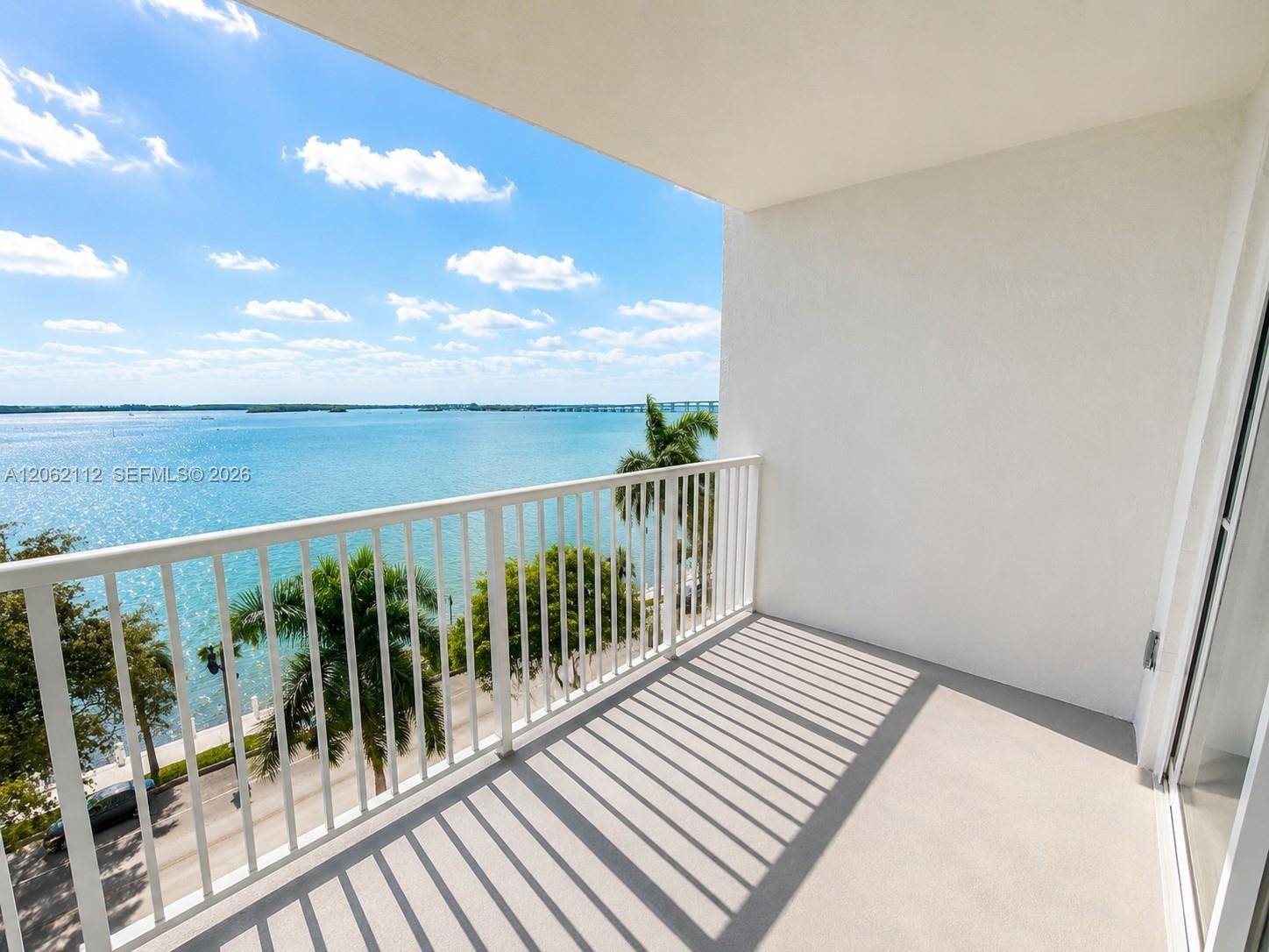 1420 Brickell Bay DrMiami - BAYSHORE PLACE CONDO condo unit 702E - picture