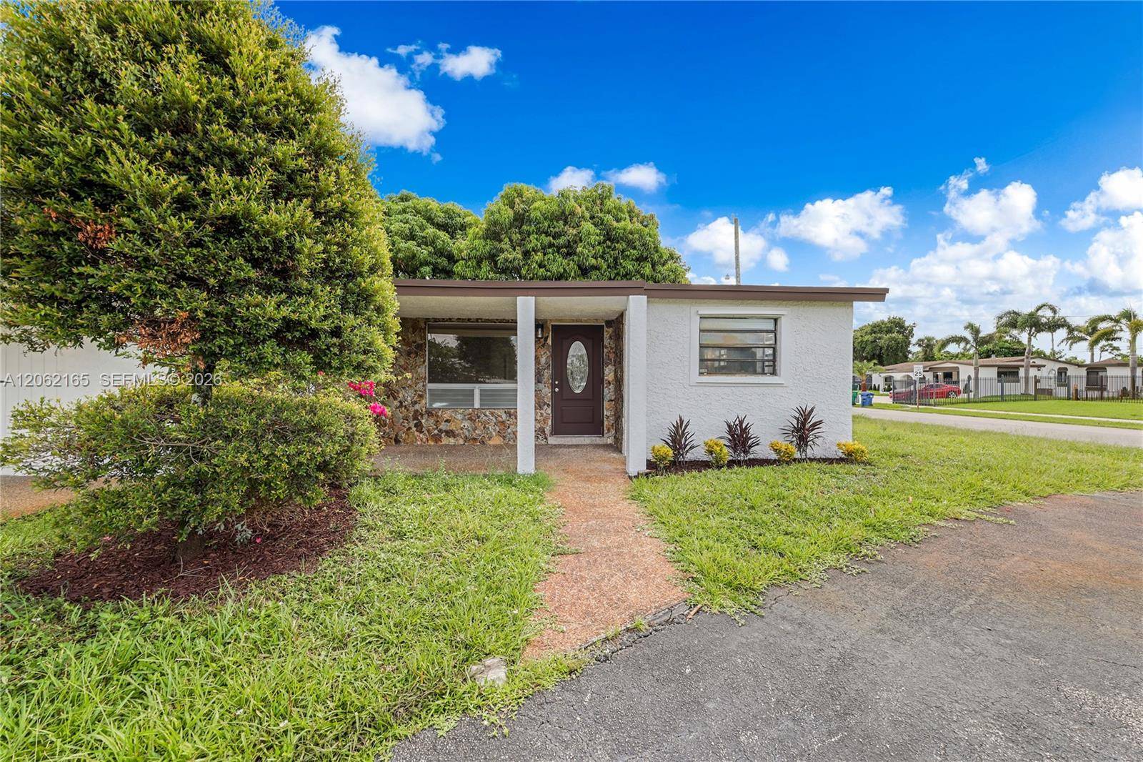 820 NW 38th AveLauderhill - picture