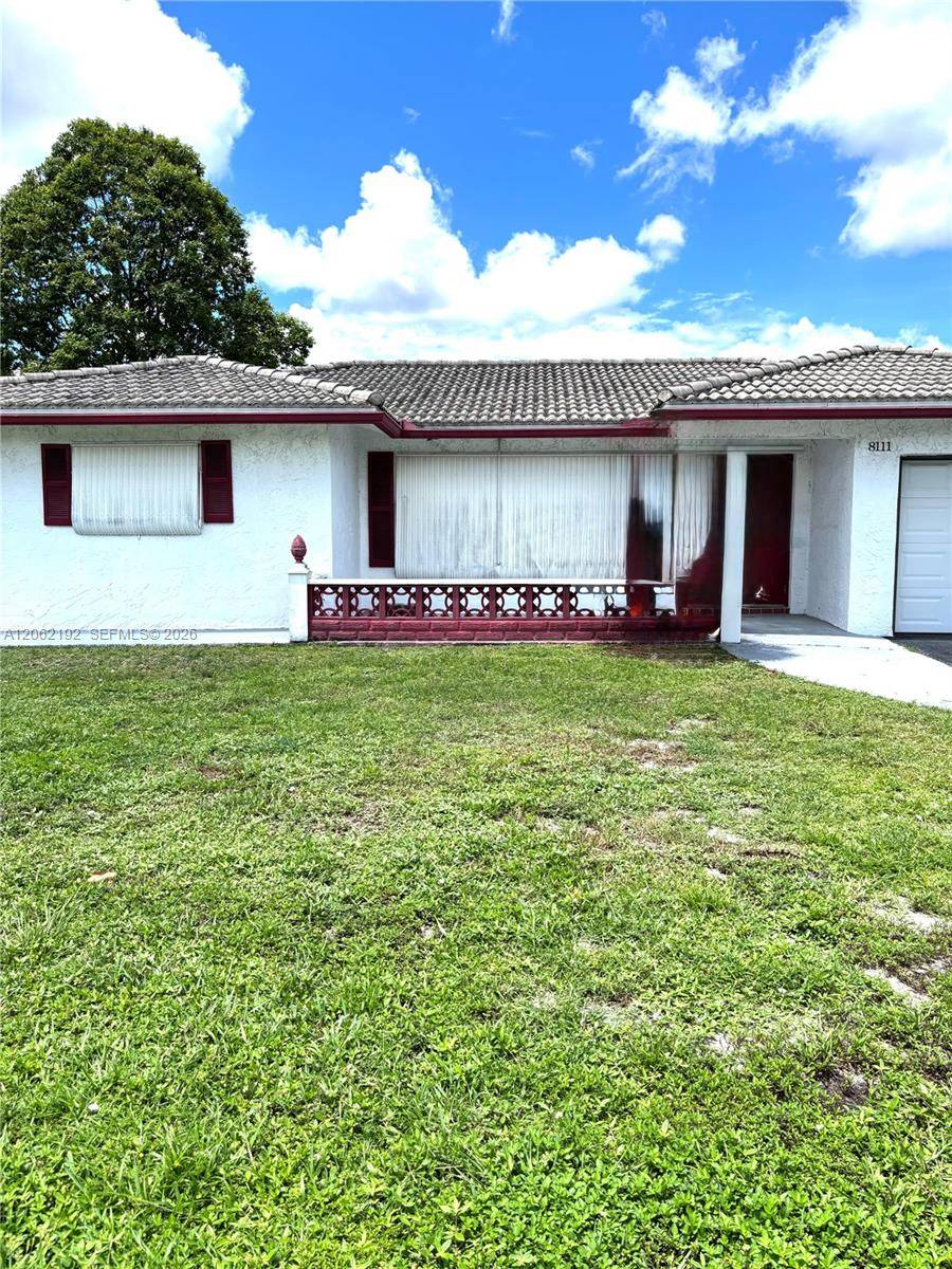 8111 NW 92nd AveTamarac - picture