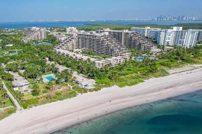 151 Crandon BlvdKey Biscayne - THE EMERALDBAY @ KEY COLO,Key Colony condo unit 441 - picture