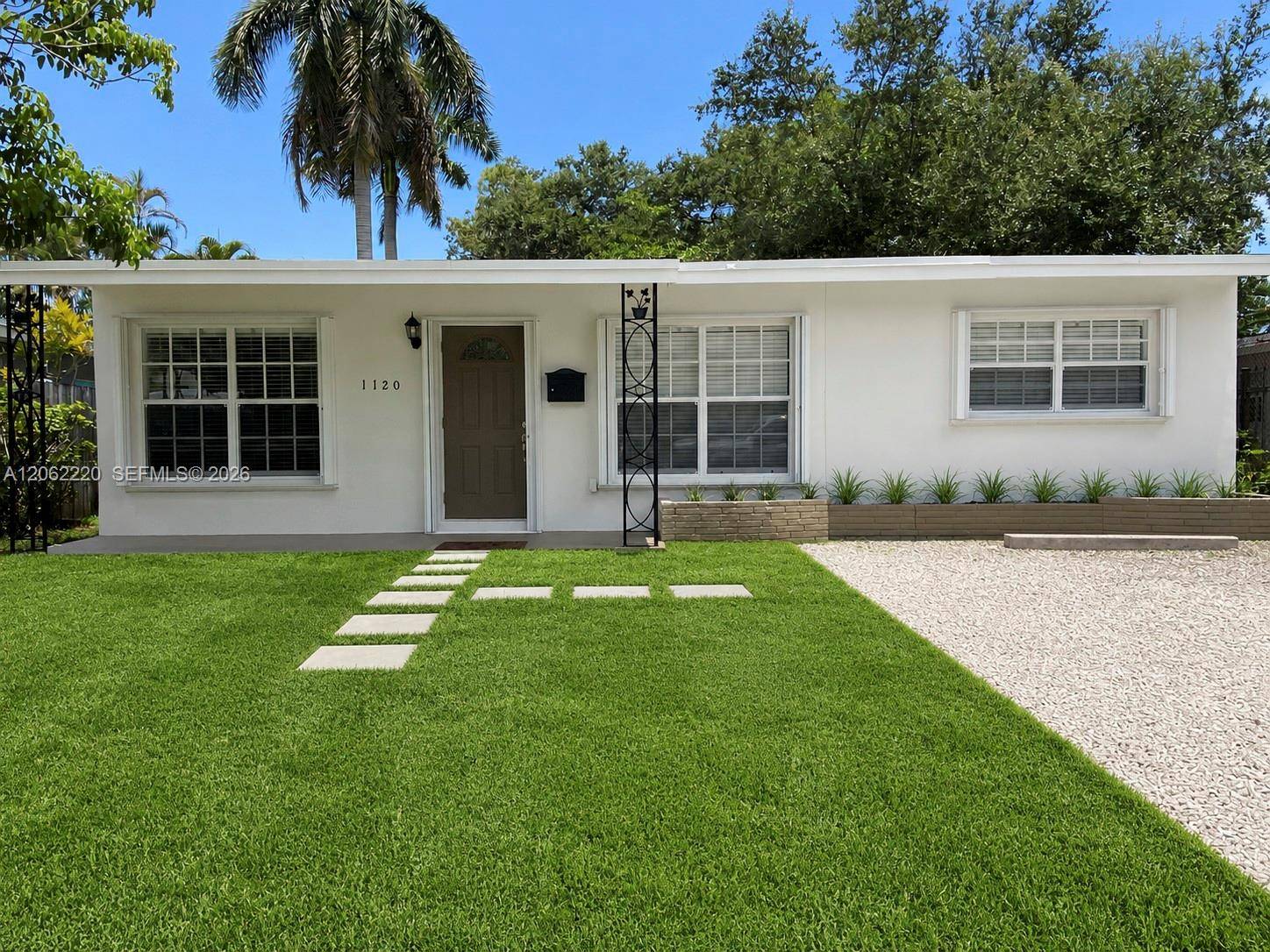 1120 SW 15th TerFort Lauderdale - picture