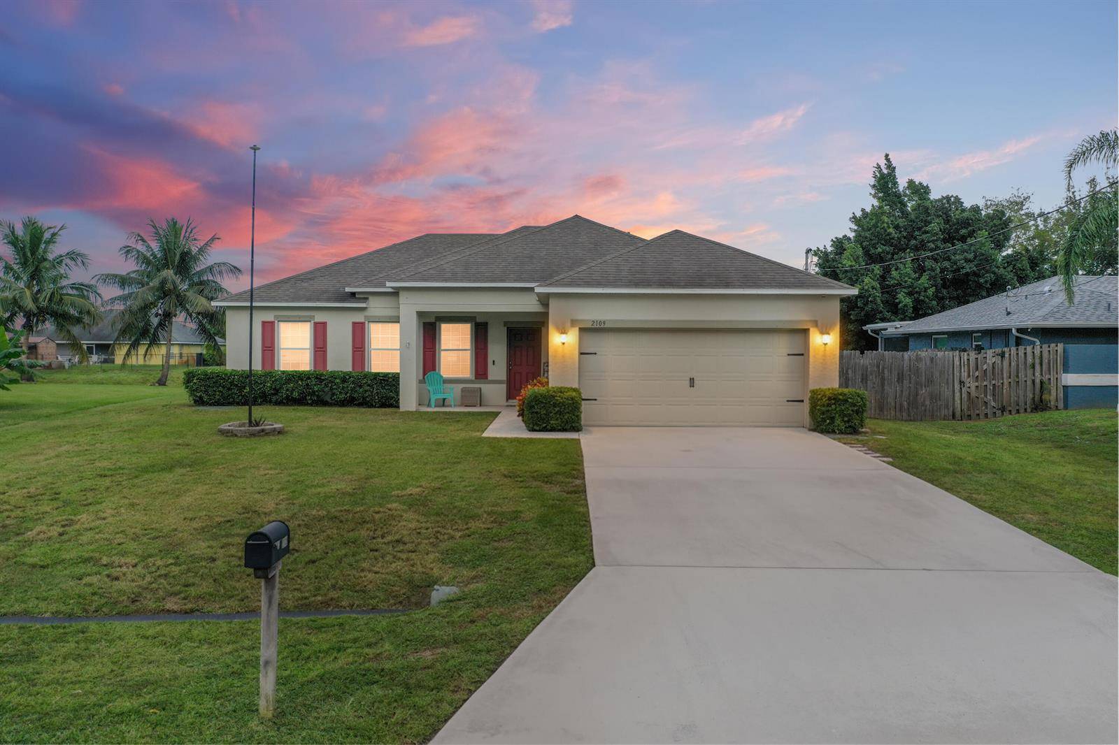 2109 SW CHESTNUTPort St. Lucie - picture