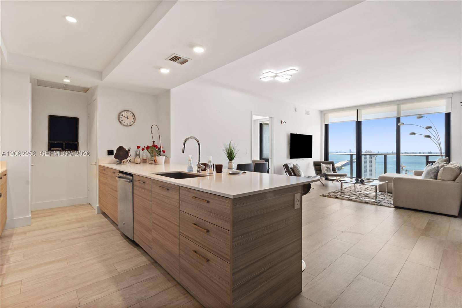 121 NE 34th StMiami - 3401 MIDTOWN CONDO,HYDE MIDTOWN condo unit 2807 - picture