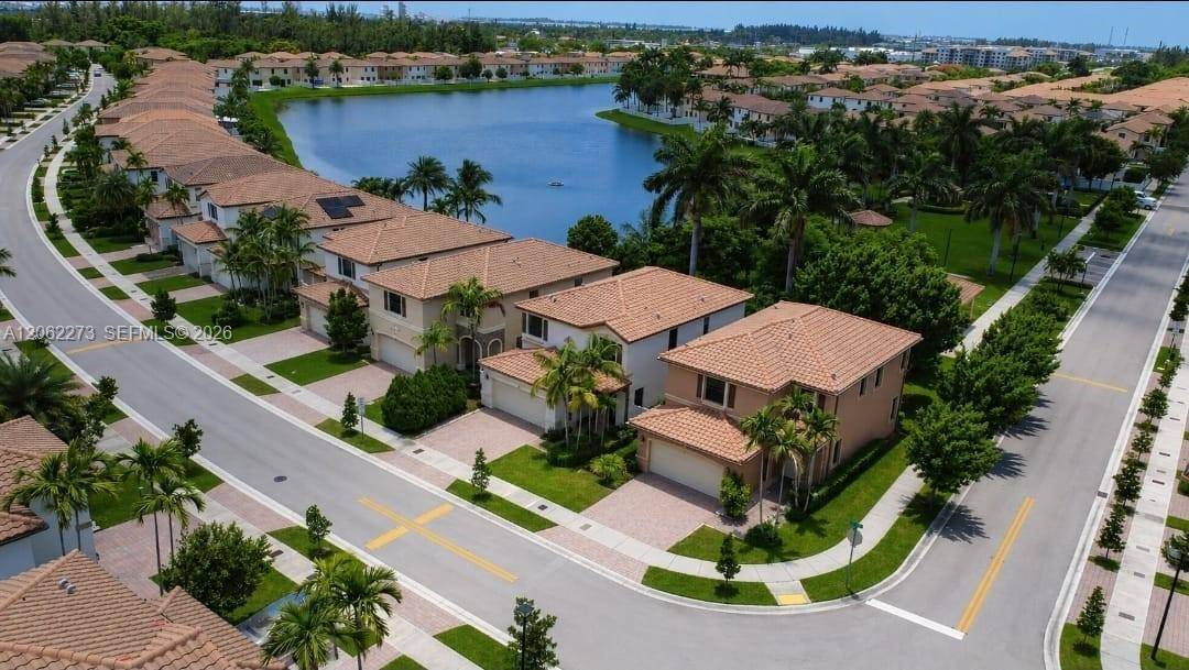 8890 W 33rd AveHialeah - picture