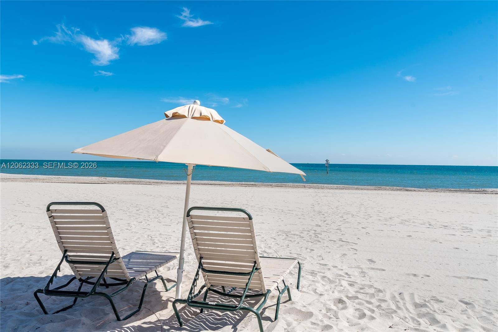151 Crandon BlvdKey Biscayne - THE EMERALD BAY condo unit 524 - picture