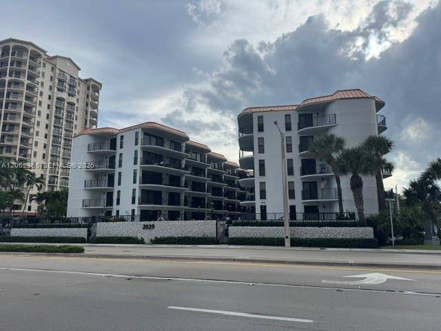2029 N Ocean BlvdFort Lauderdale - TRADEWINDS BY THE SEA CON condo unit 403 - picture