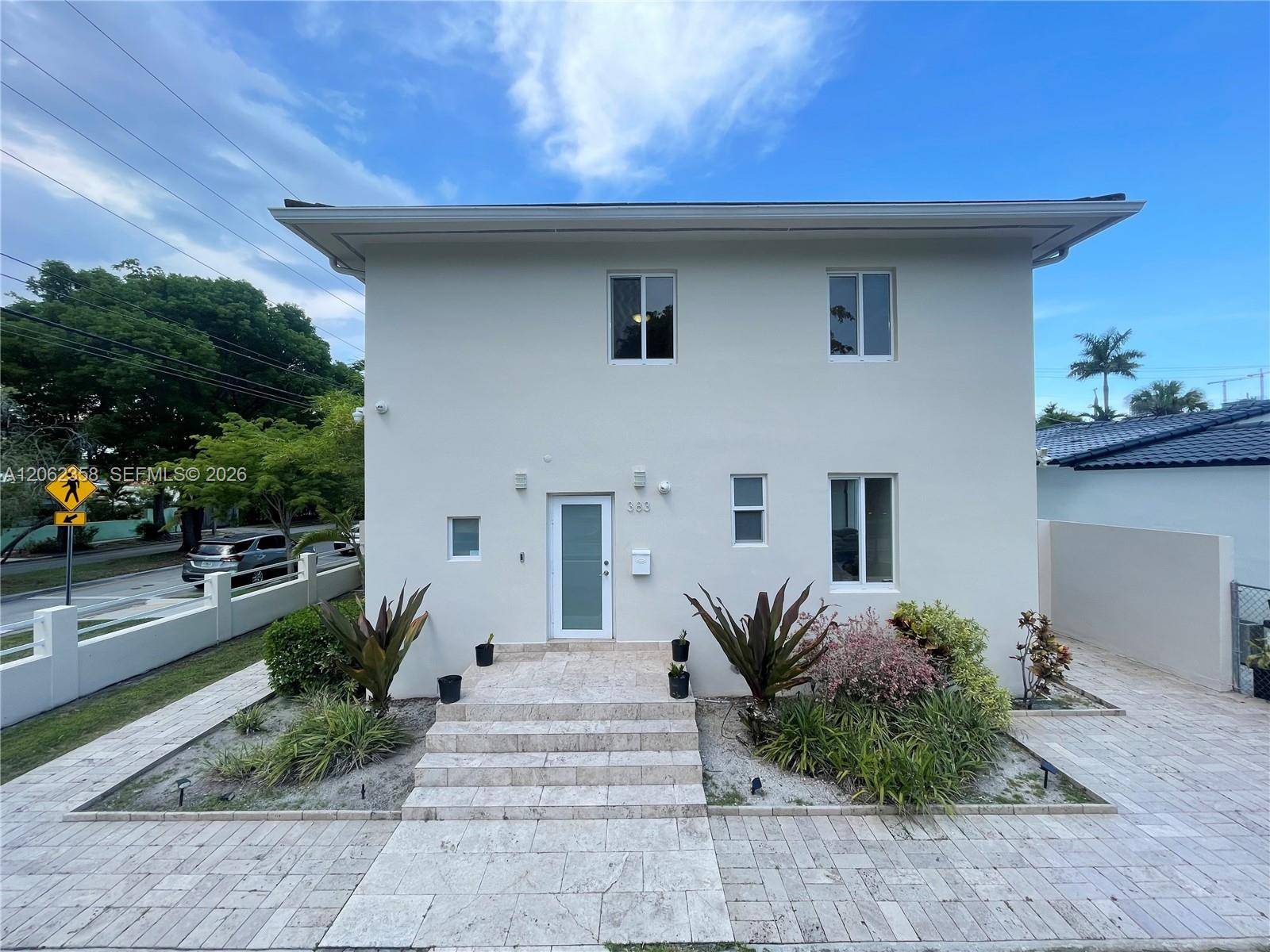 383 SW 25th RdMiami - picture