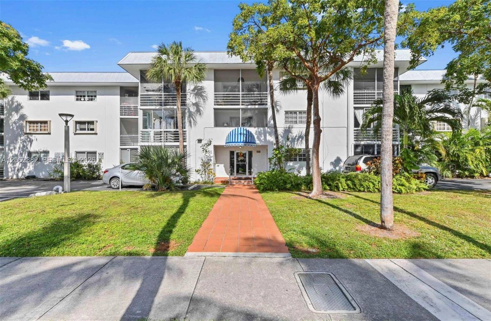 251 Galen DrKey Biscayne - KEY BISCAYNE VI CONDO condo unit 302 - picture