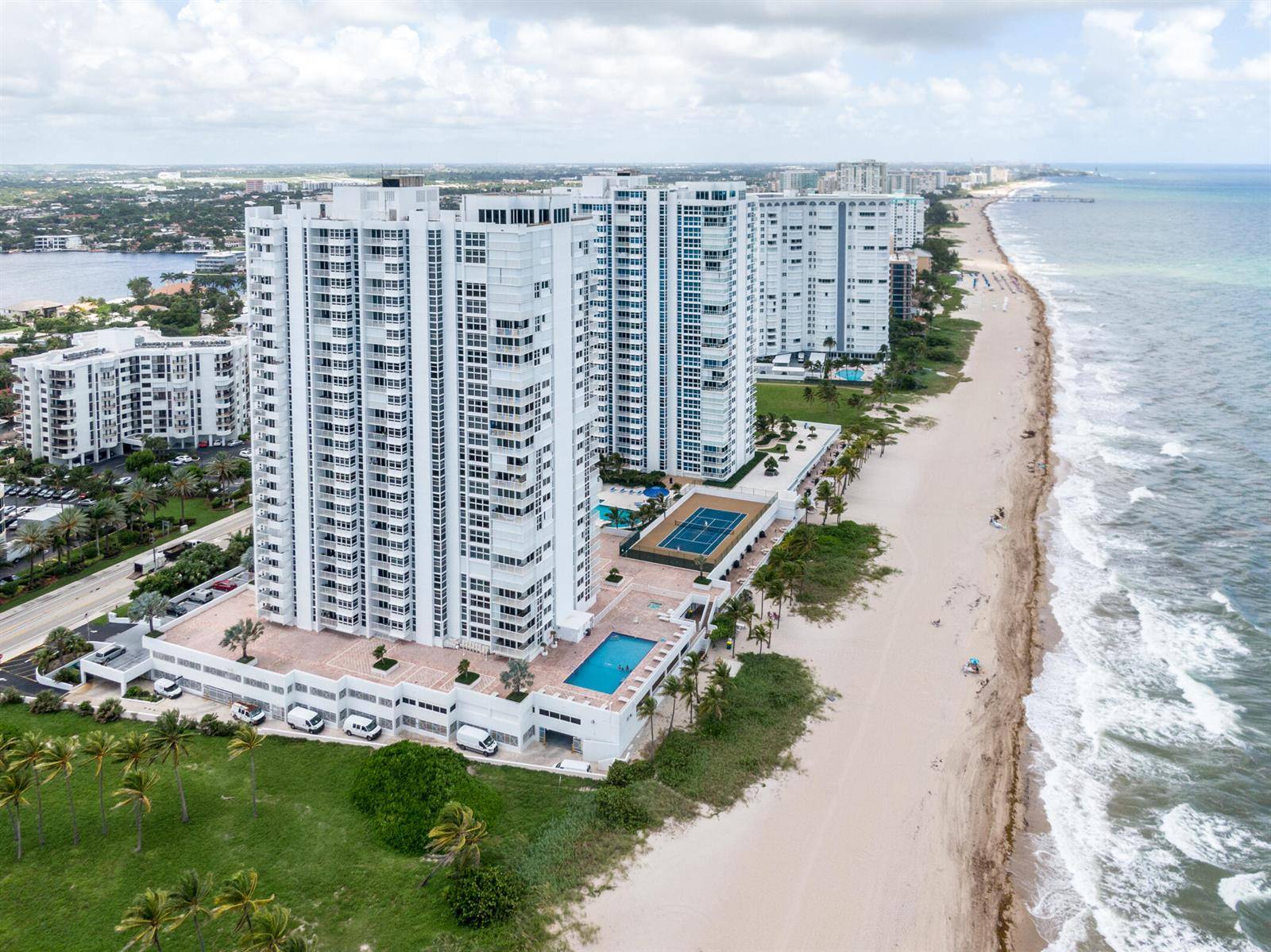 1370 S OceanPompano Beach - Renaissance II condo unit 405 - picture