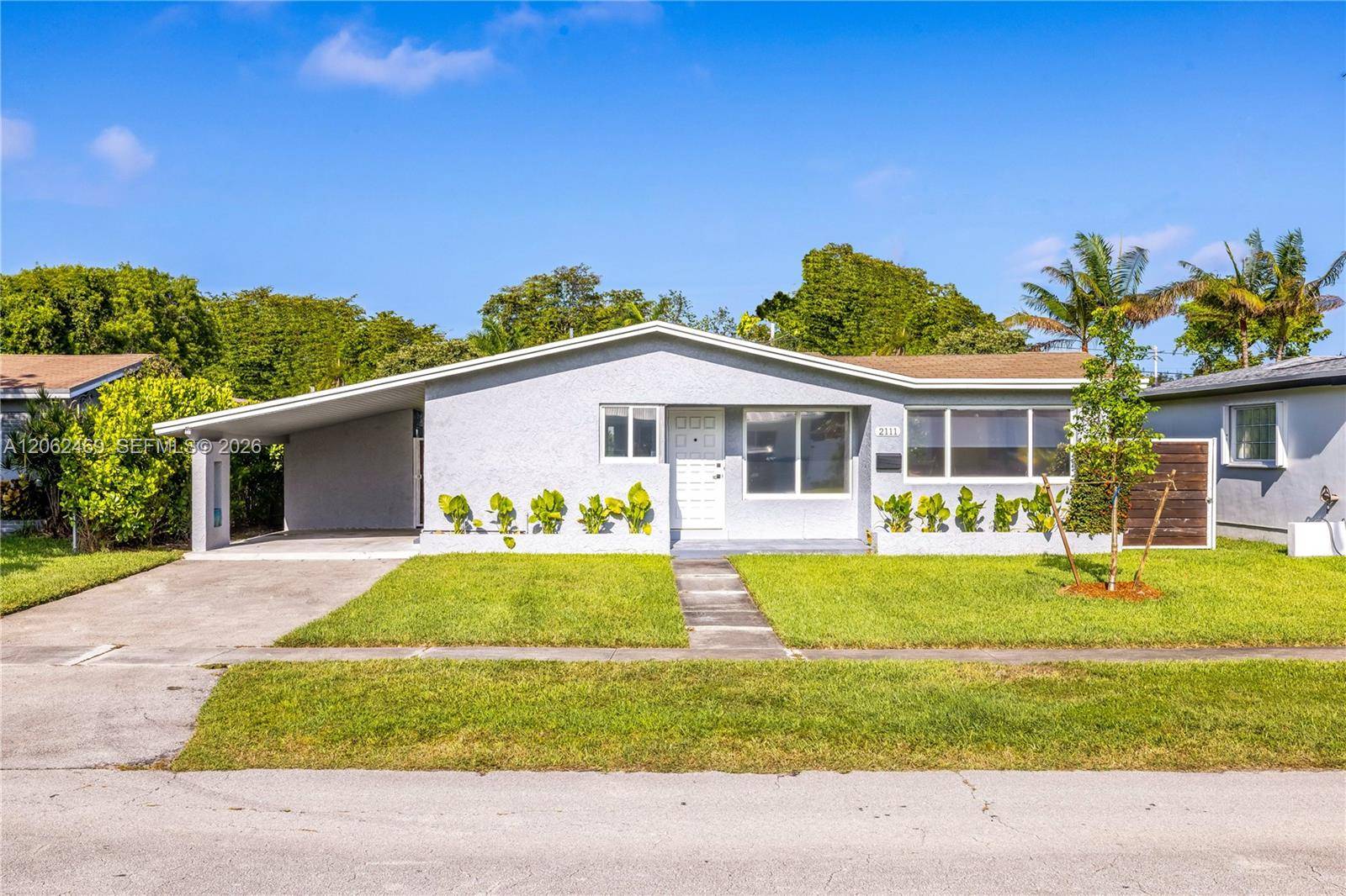 2111 N 14th CtHollywood - picture