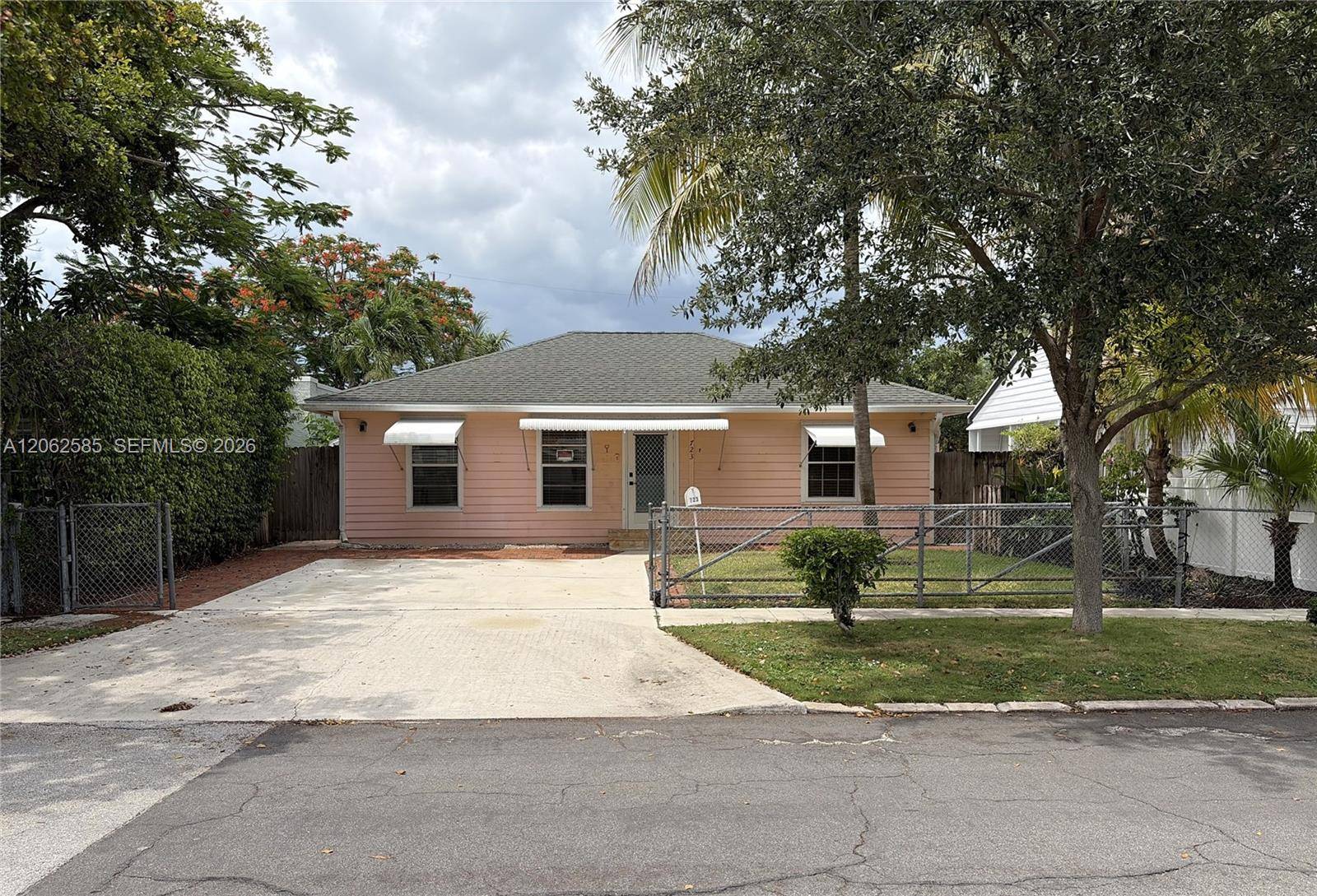 723 Valley Forge RdWest Palm Beach - picture