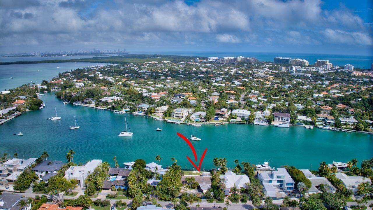631 N MashtaKey Biscayne - picture