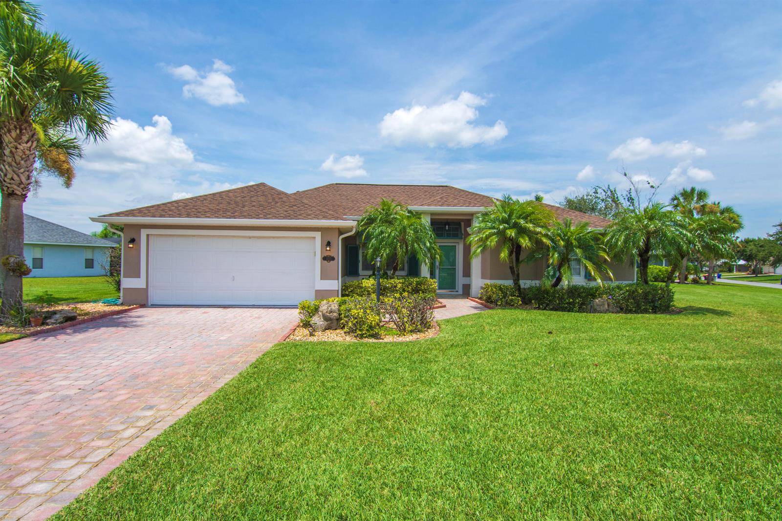 1025 SOUTHLAKESVero Beach - picture