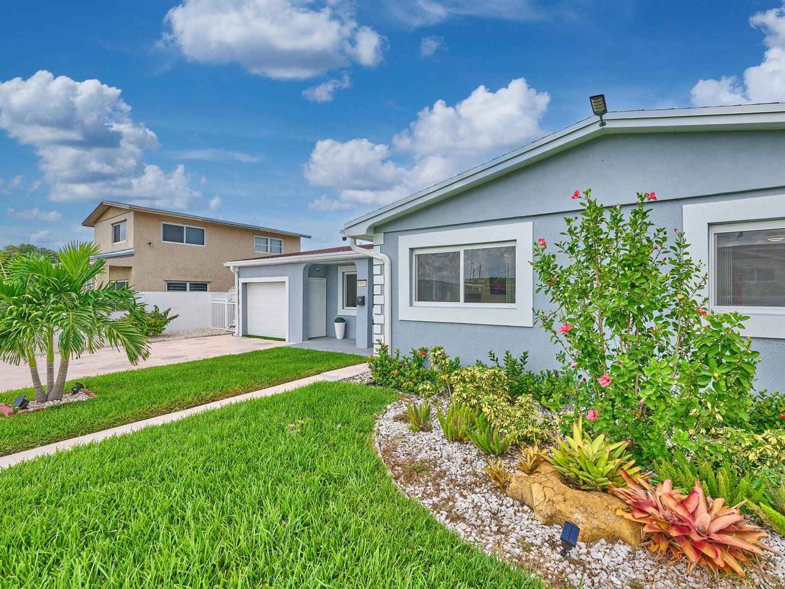 19615 NW 14thMiami - picture