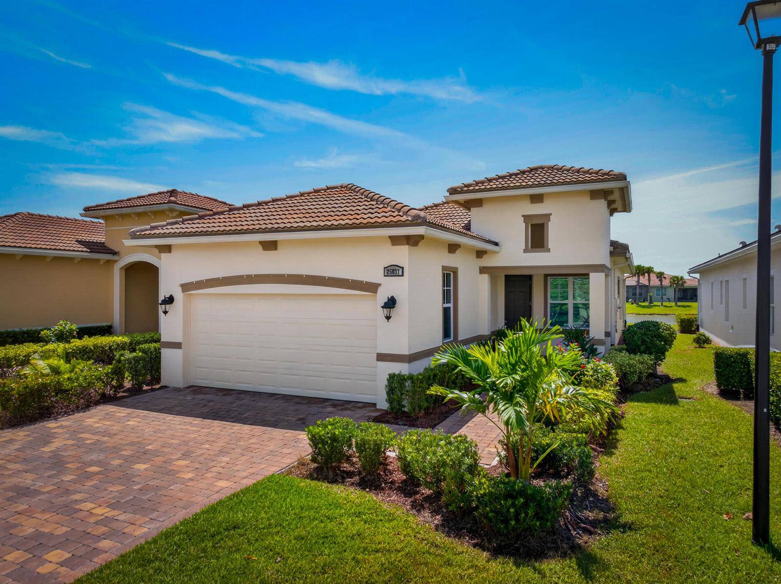 25037 SW Alberti - picture