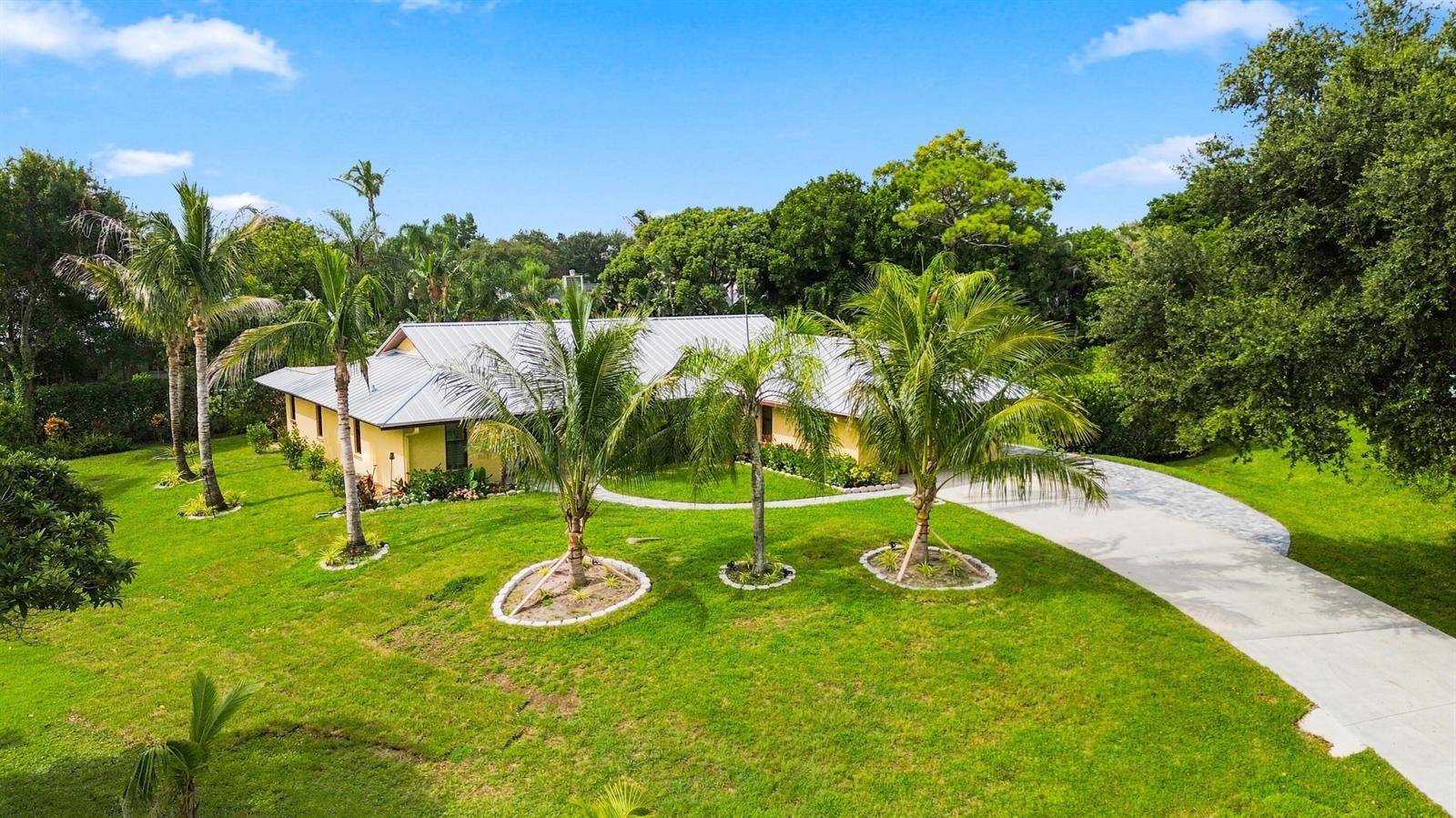 3120 NE HEATHERJensen Beach - picture