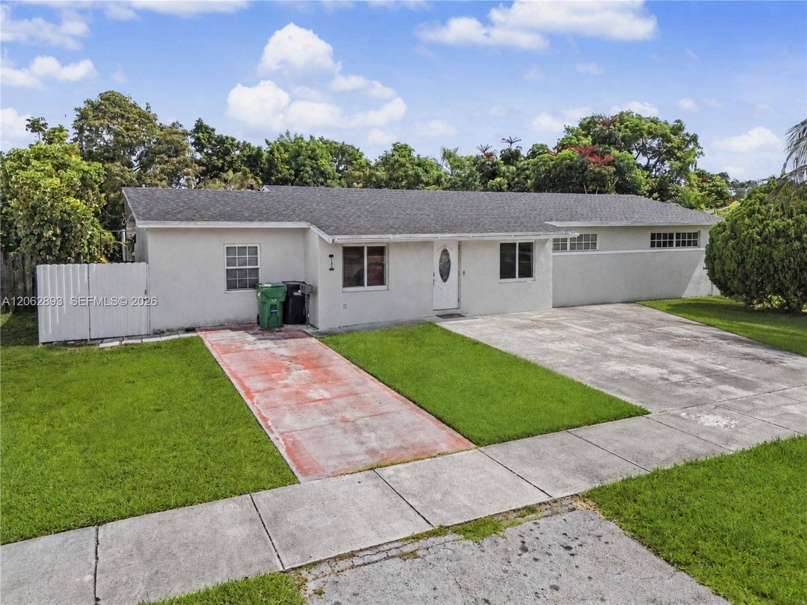 11271 SW 176th StMiami - picture