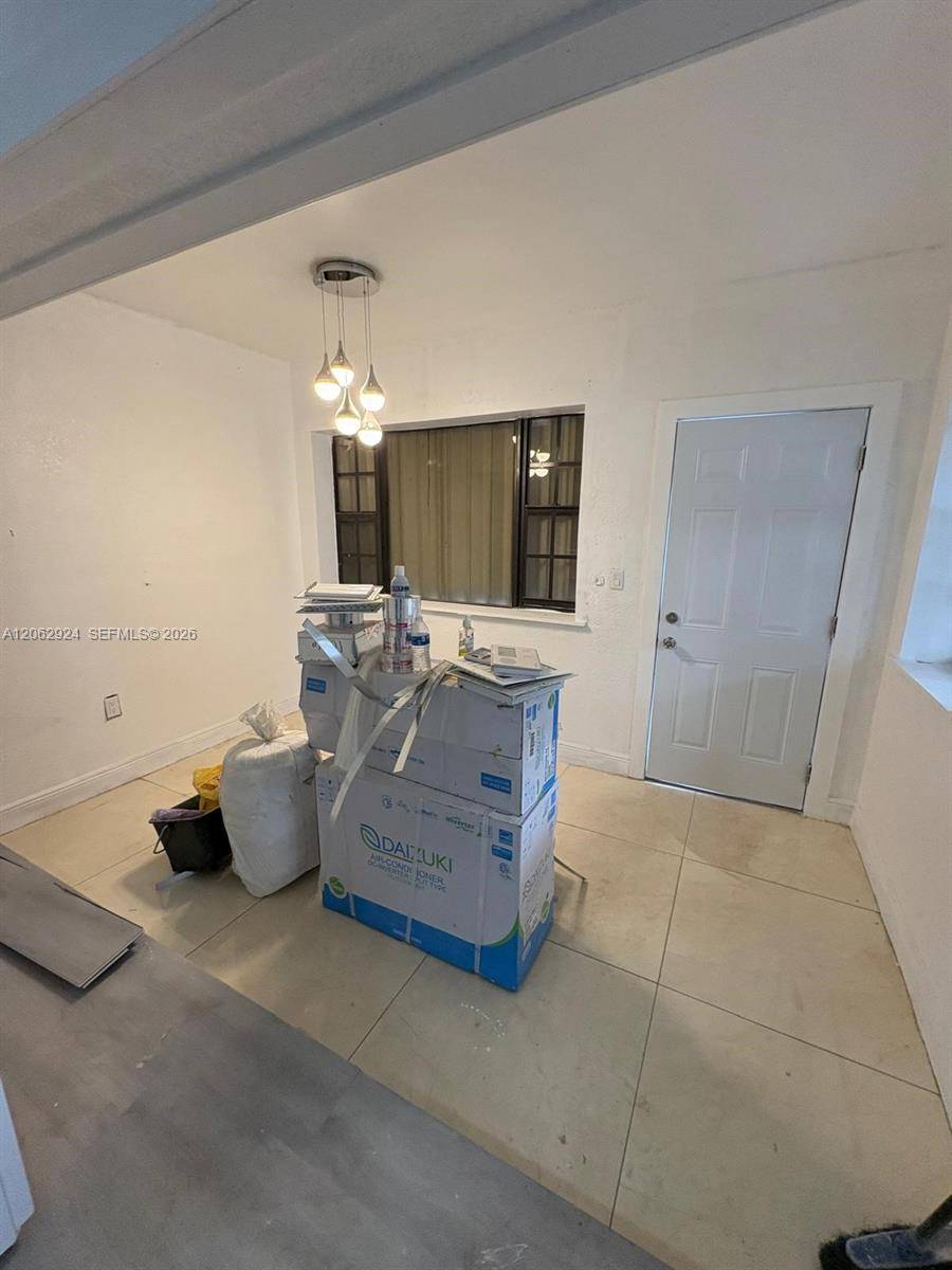 2531 NW 88th StMiami - picture
