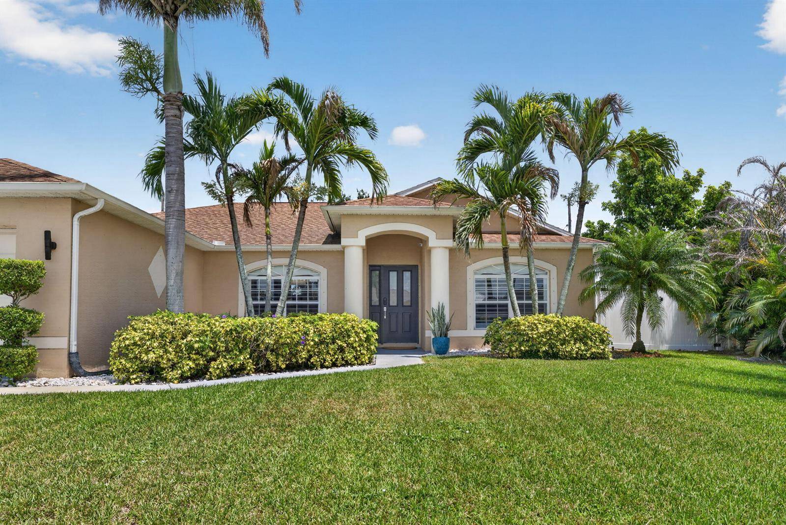709 SW JacobyPort St. Lucie - picture