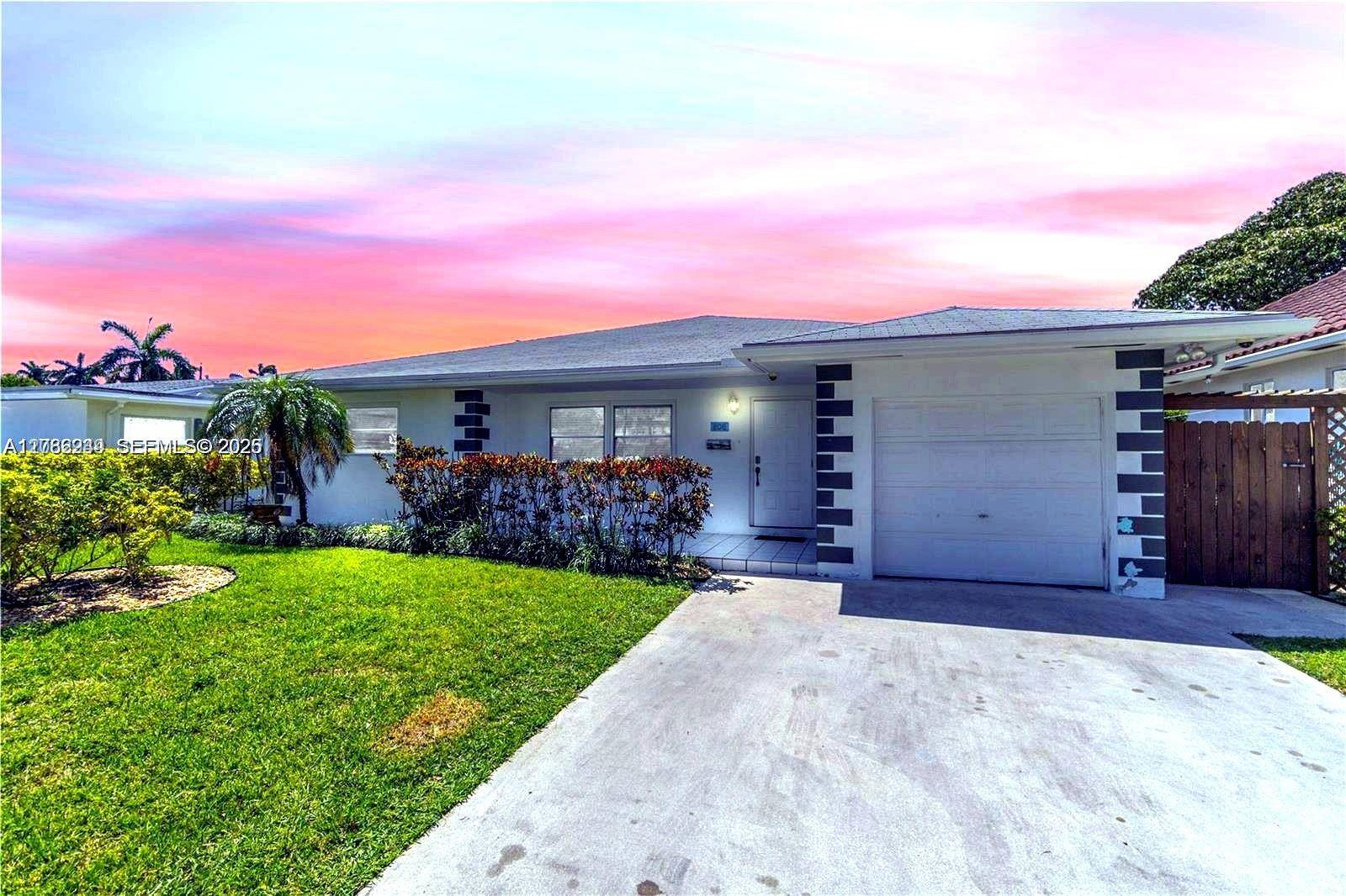 806 NE 4th StHallandale Beach - picture