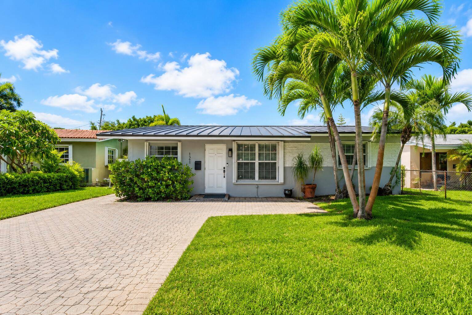 121 NE 55THOakland Park - picture