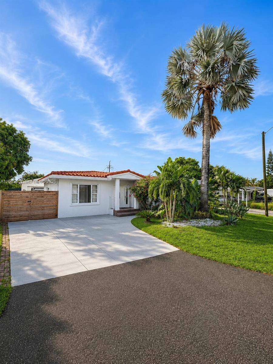 4730 NE 3rd AveOakland Park - picture