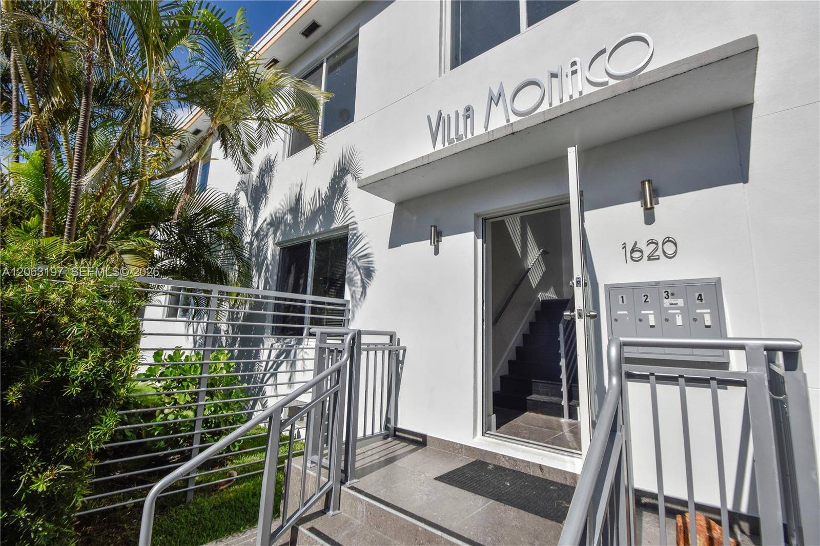 1620 Bay RdMiami Beach - picture