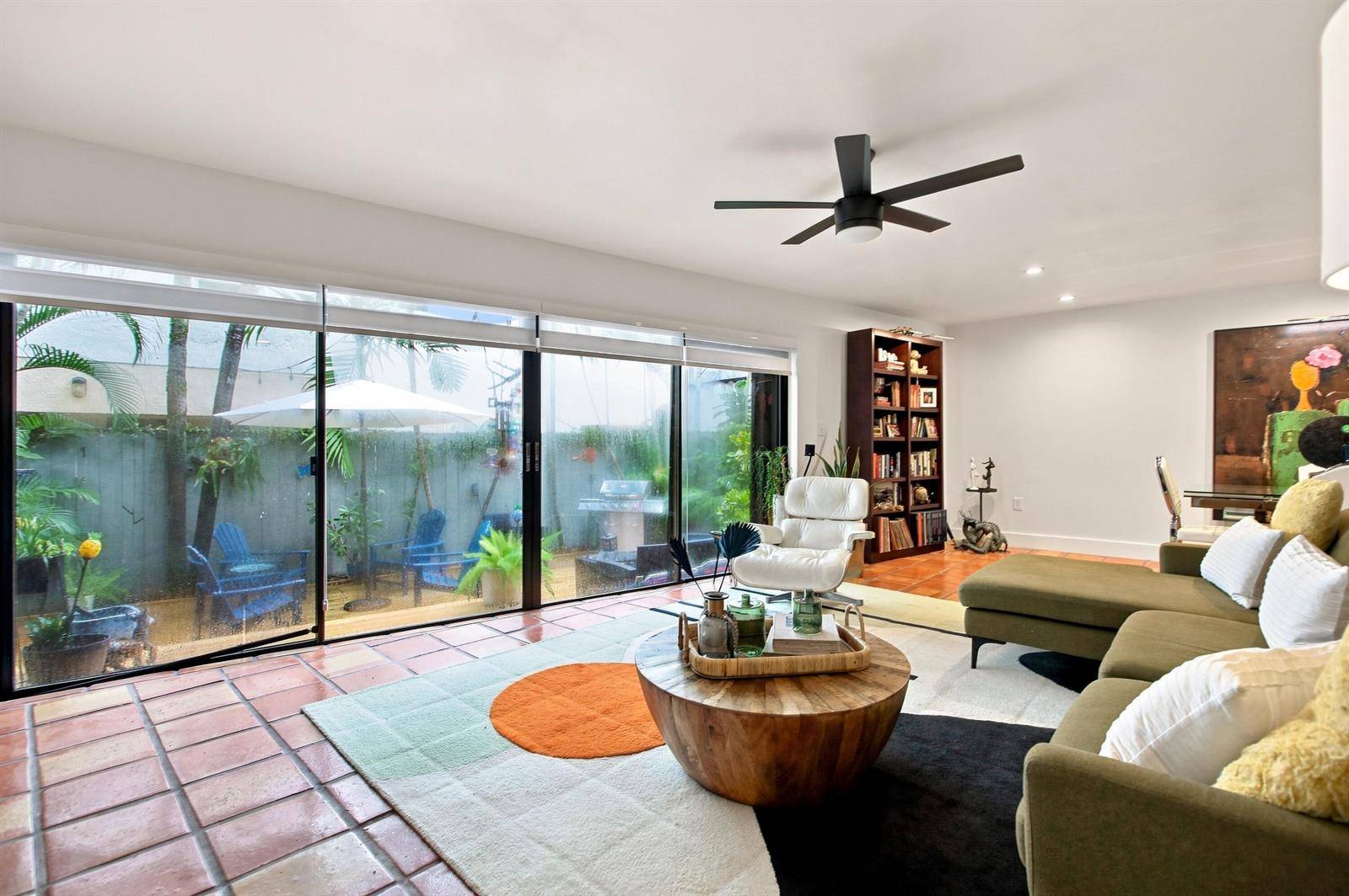 980 NW N RiverMiami - SNUG HARBOR condo unit 30 - picture