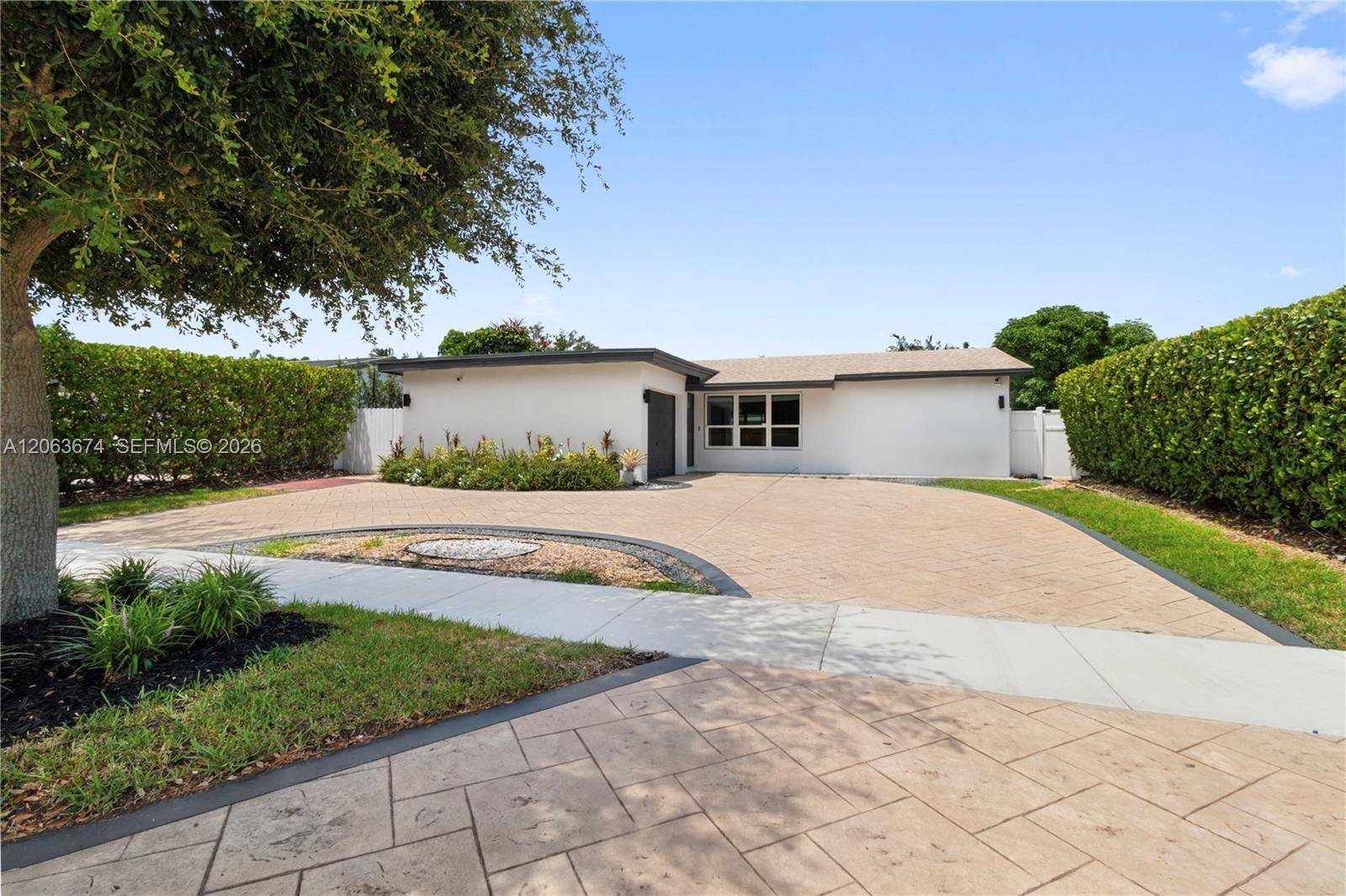 1150 N Douglas RdPembroke Pines - picture