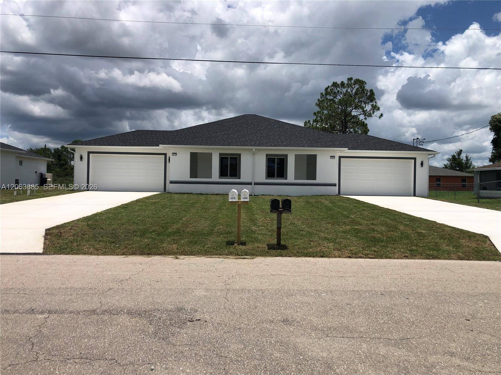 4572/4574 Golfview BlvdLehigh Acres - picture