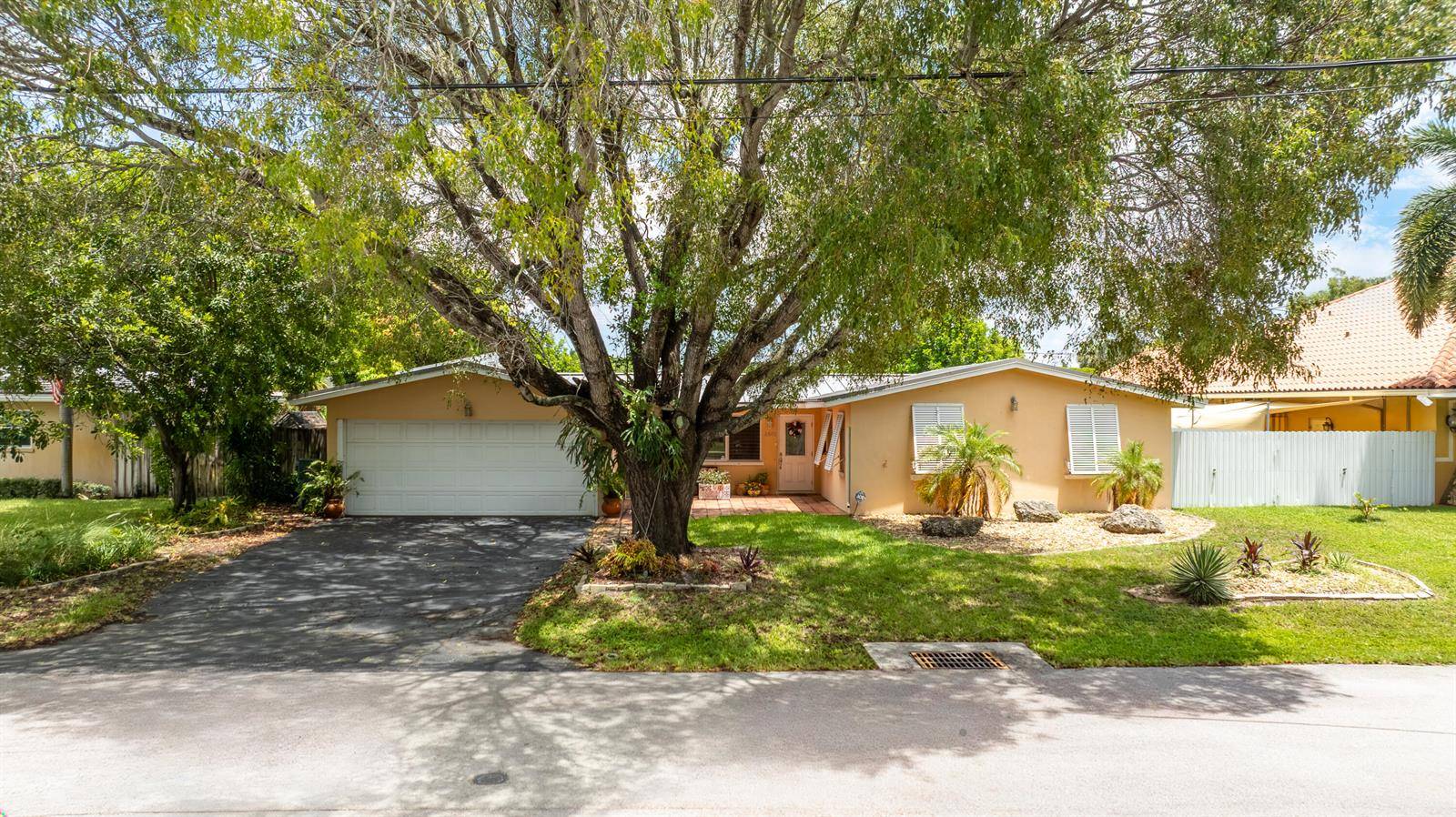 1601 NE 48THOakland Park - picture