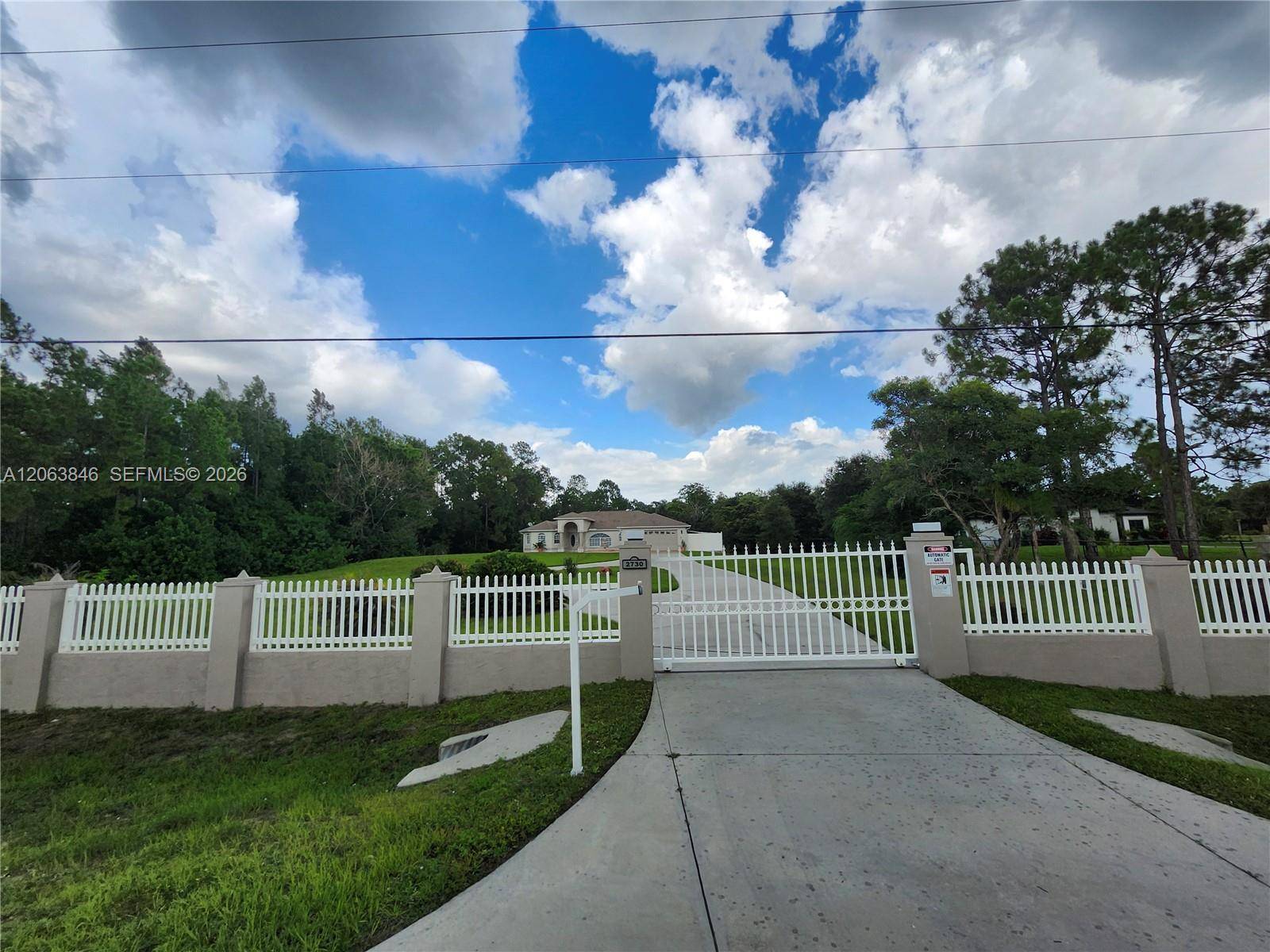 2730 NE 2nd STNaples - picture
