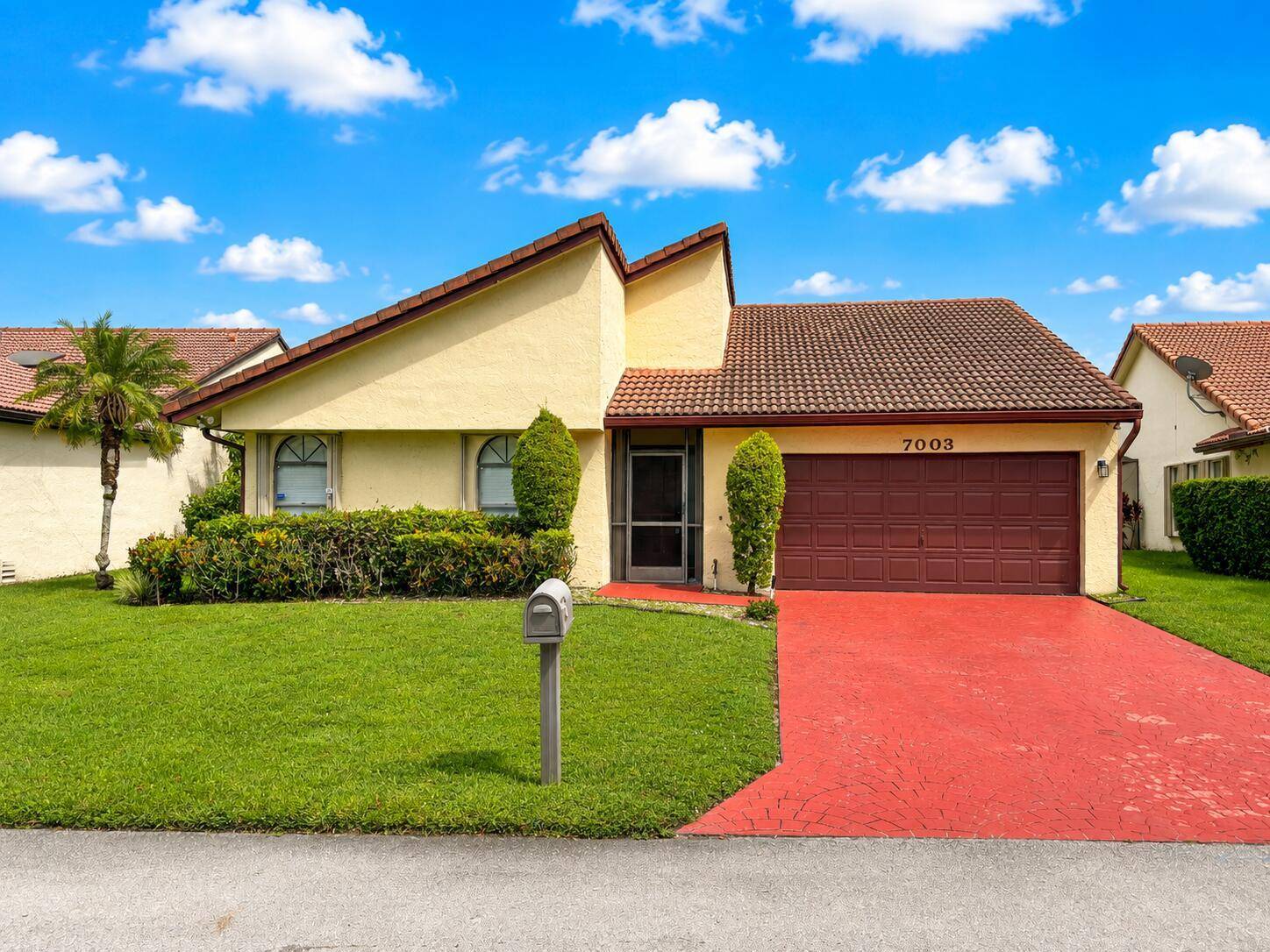 7003 GOLF POINTETamarac - picture