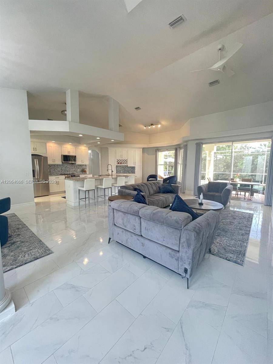 8268 S SOUTHWINDFort Myers - picture