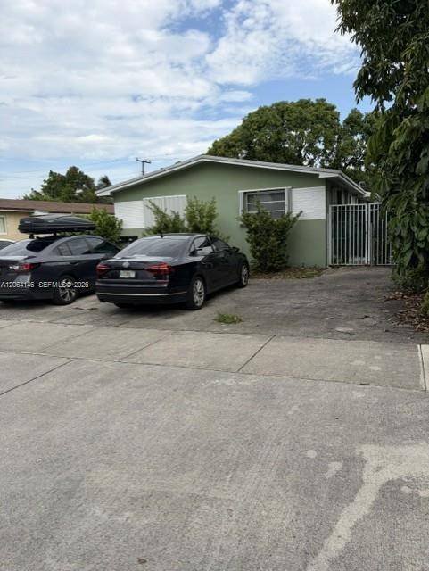 210 E 10th StHialeah - picture