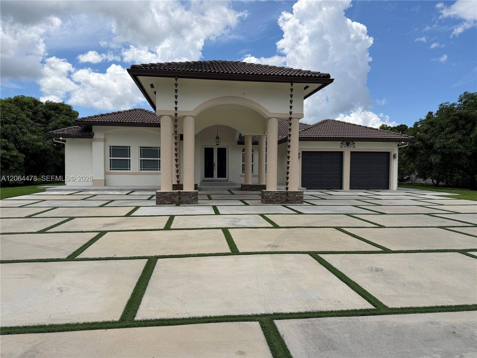 19690 SW 210th StMiami - picture
