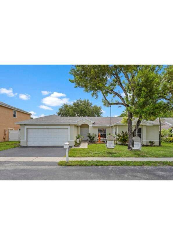 4021 SW 72NDDavie - picture