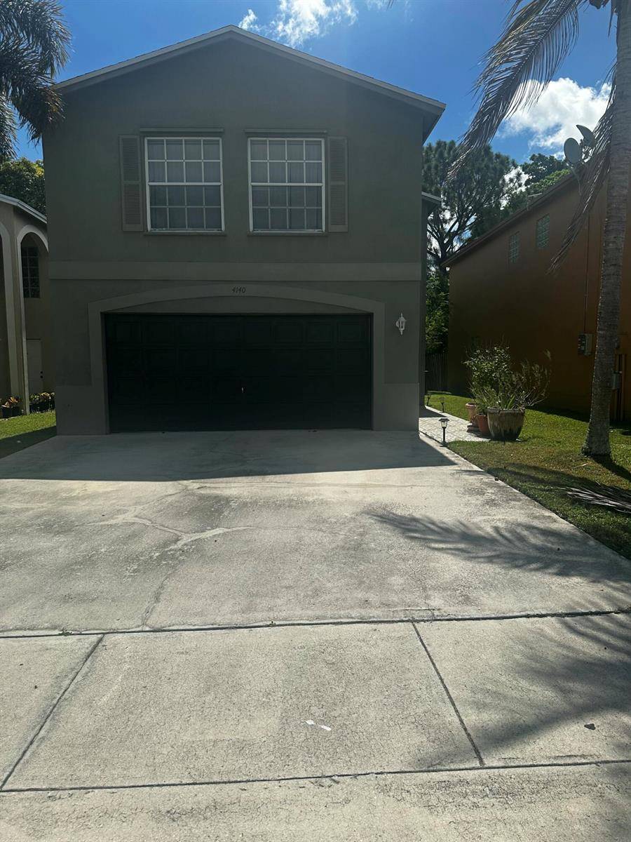 4140 Pine Hollow - picture