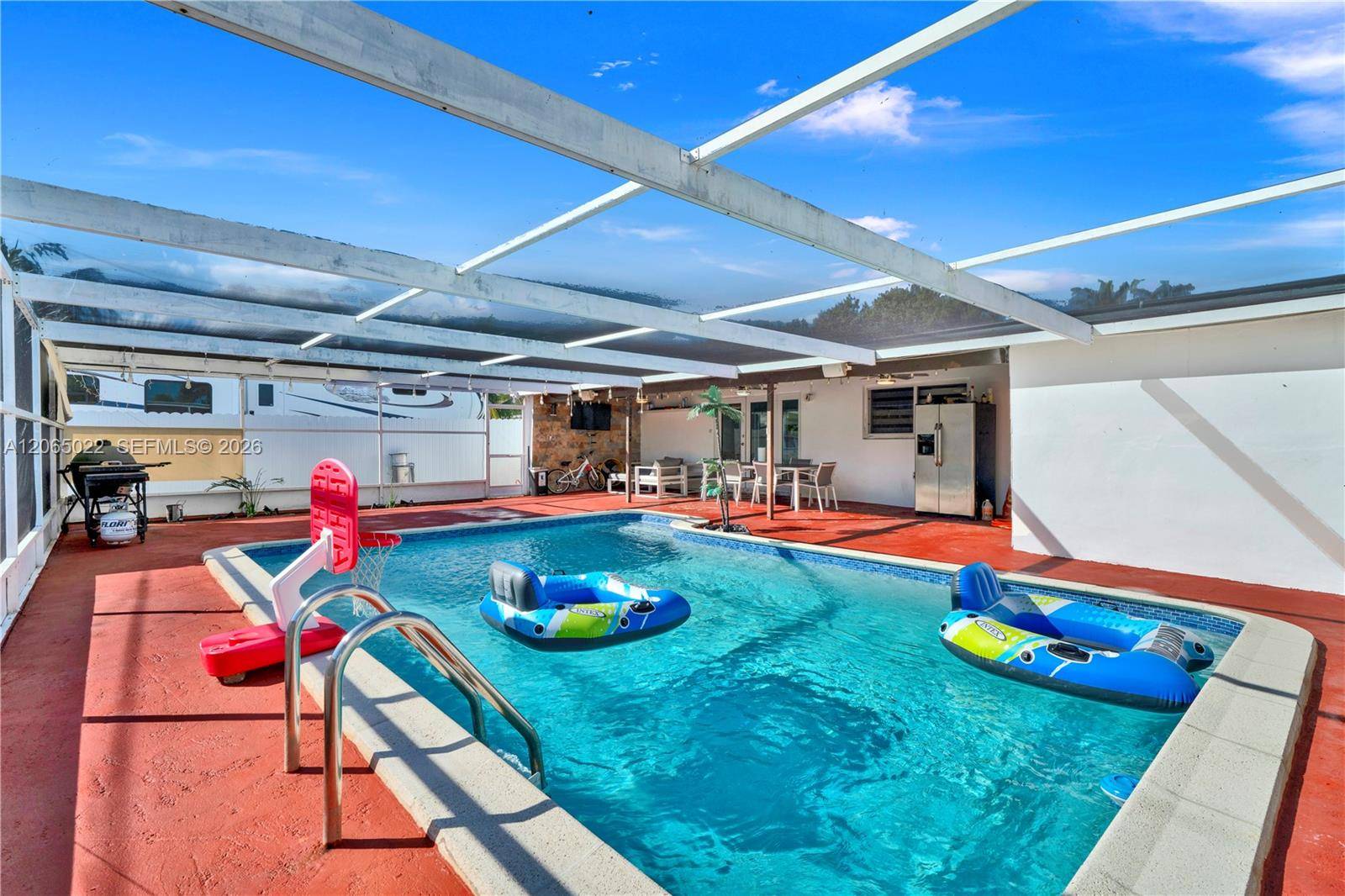 10100 Nicaragua DrCutler Bay - picture