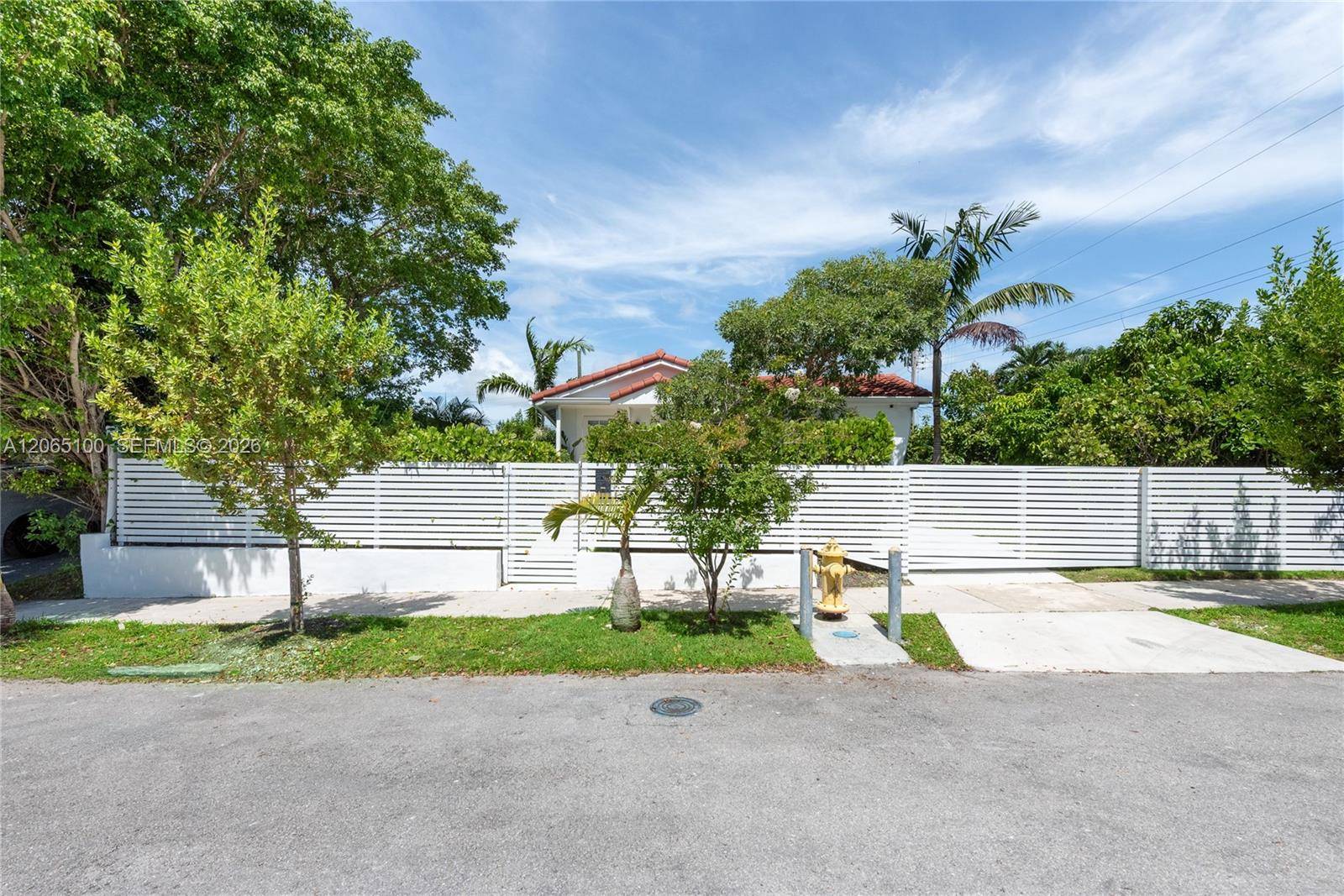 1450 SW 20th AveMiami - picture